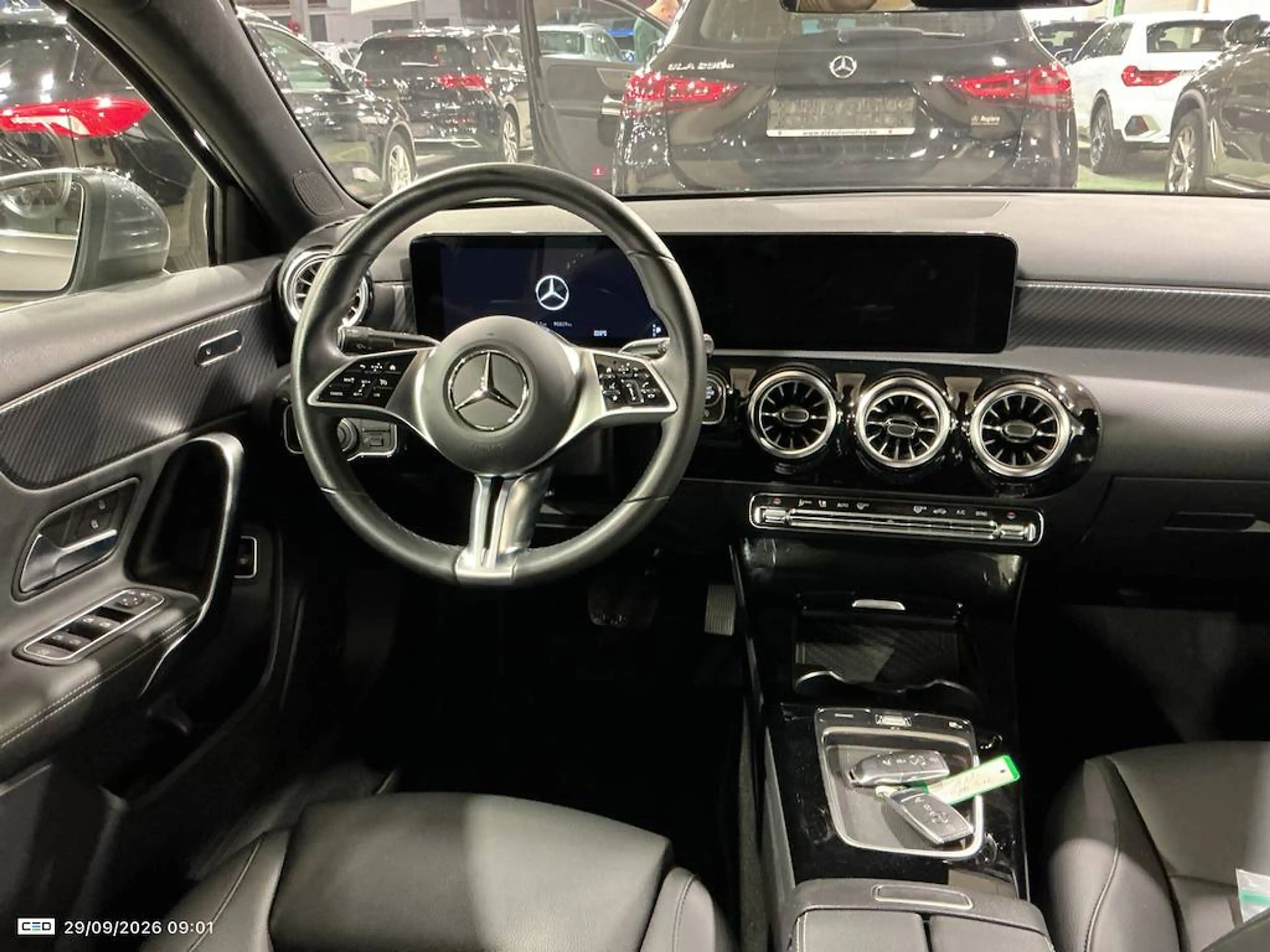 Mercedes-Benz A 180 Luxury Line Sedan Facelift GTRONIC *LED-CAMERA-KEYLESS-LED AMBIANCE-CUIR* — photo 9