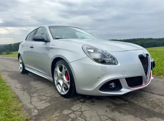 Alfa Romeo Giulietta *QV-LINE*LIEBHABERFZG*VOLLAUSSTATTUNG*