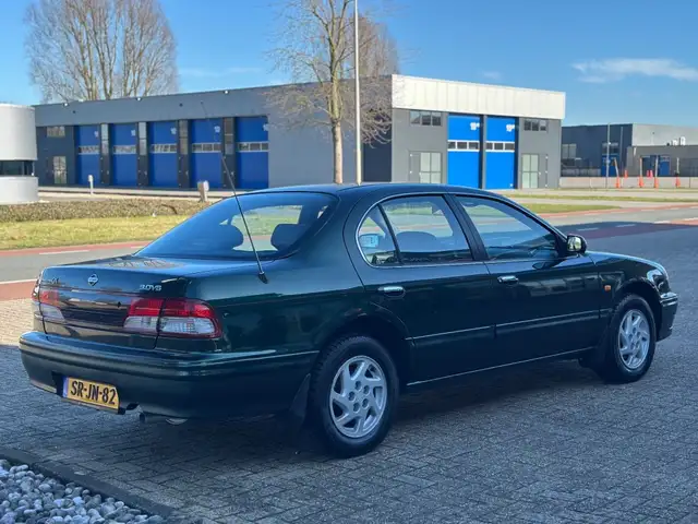 Nissan Maxima view 6