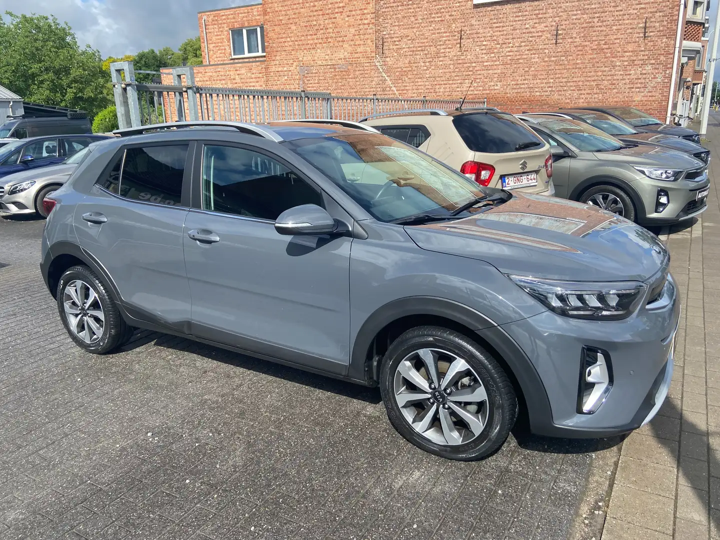 Kia Stonic 1.0T NAVI CRUISE ALU LANE ASSIST CAMERA Gris - 2
