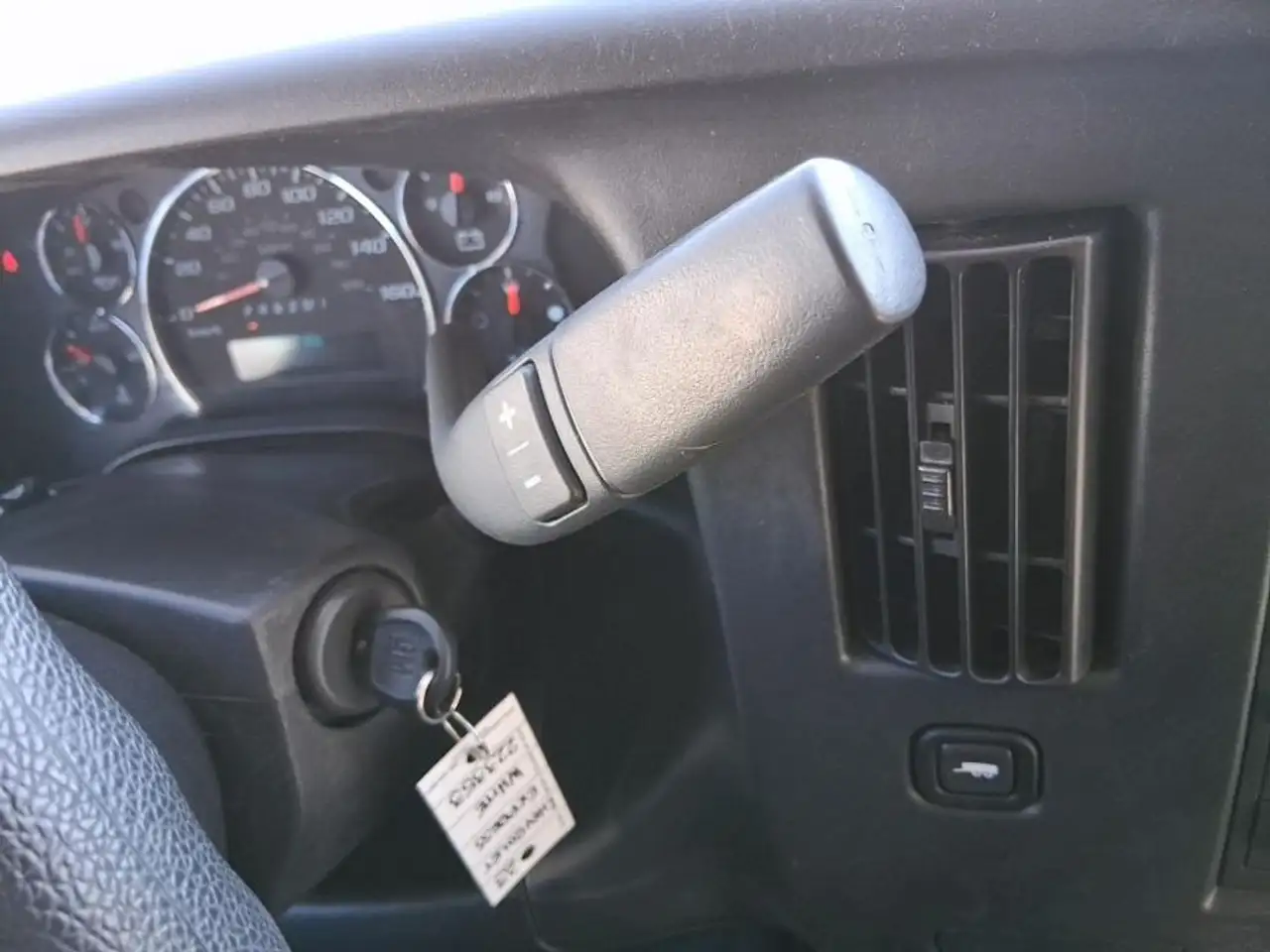 Chevrolet Express 2500 photo Chevrolet Express 2500