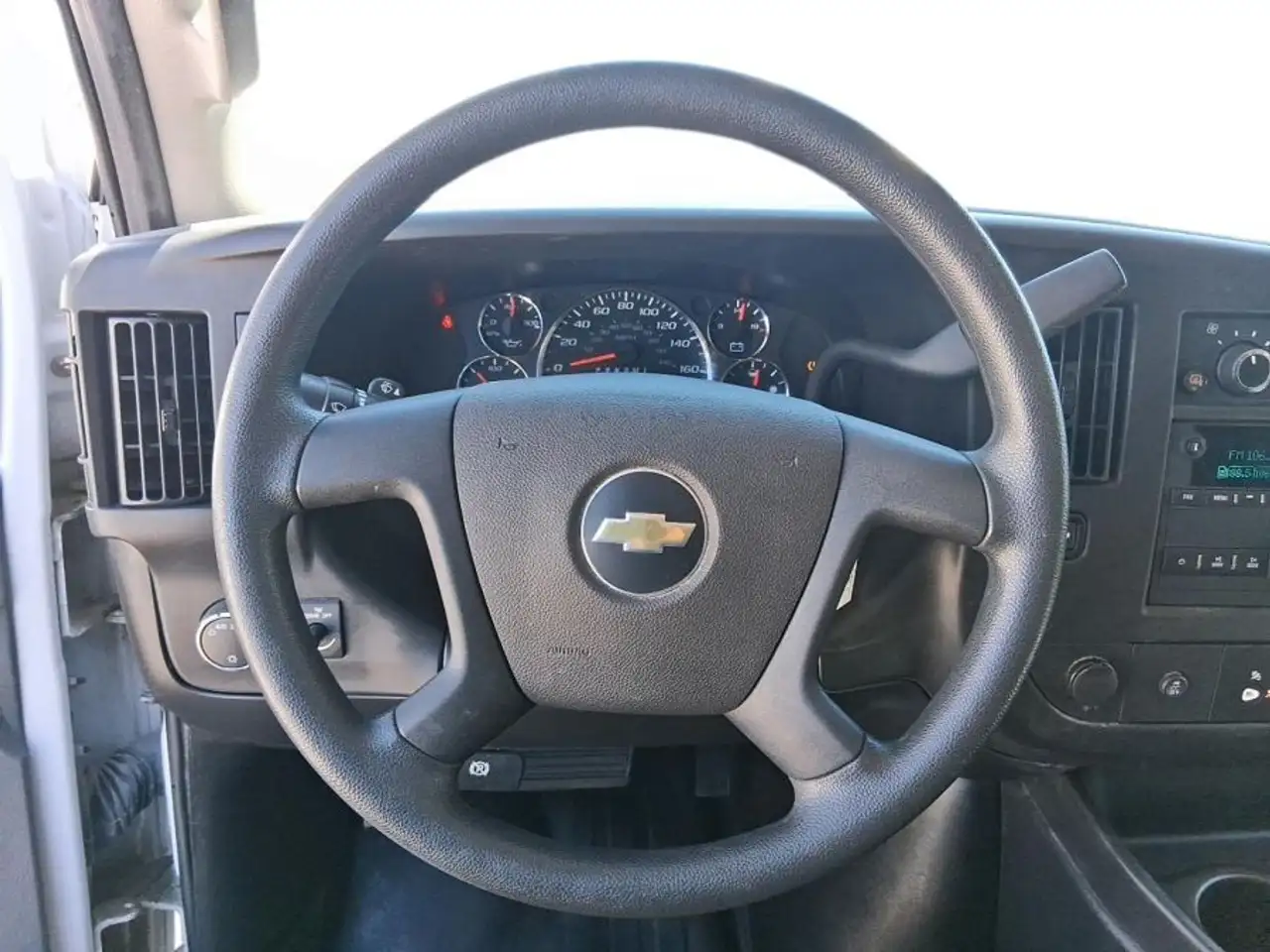 Chevrolet Express 2500 photo Chevrolet Express 2500