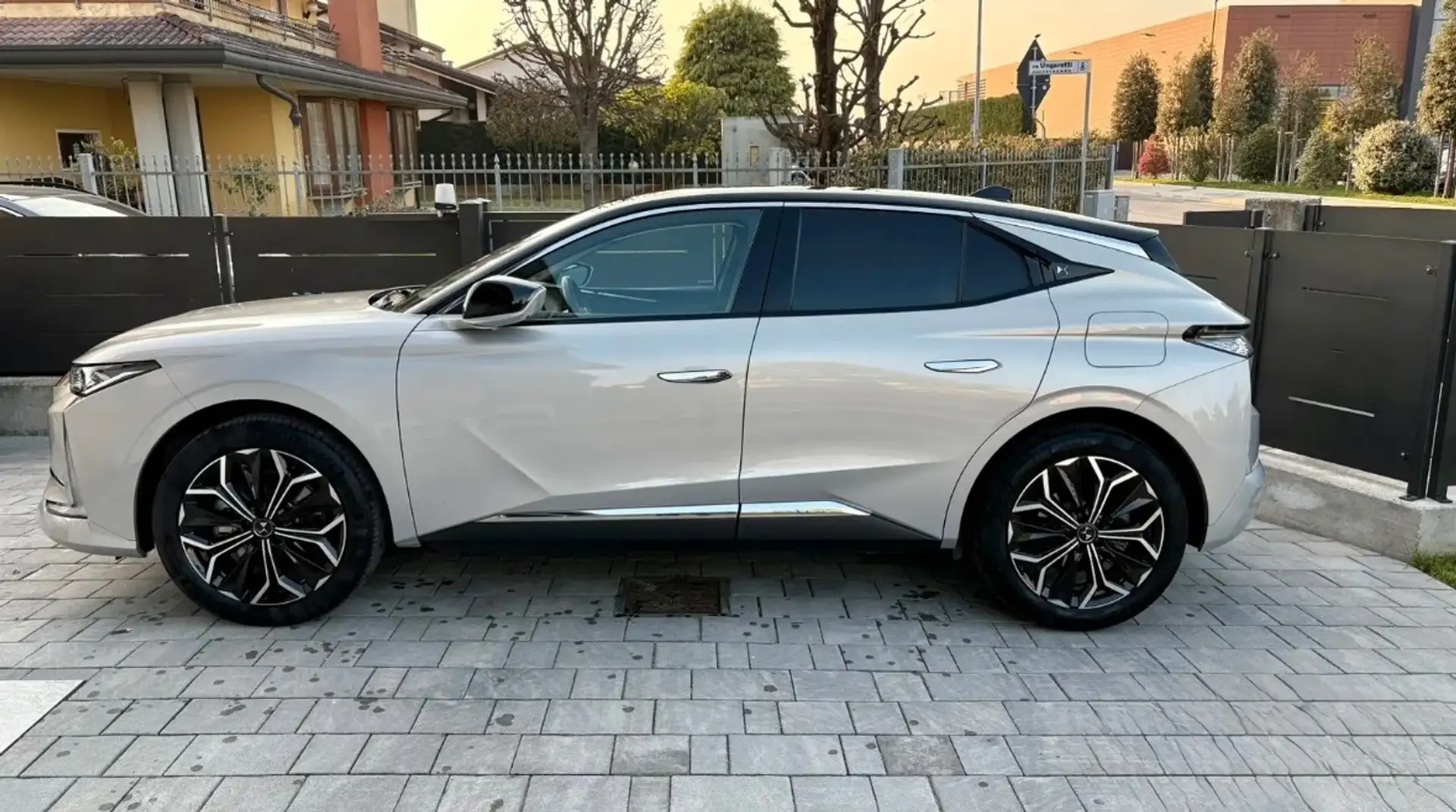 DS Automobiles DS 4 DS4 II 2021 DS4 1.6 e-tense phev Rivoli 225cv auto Argento - 2