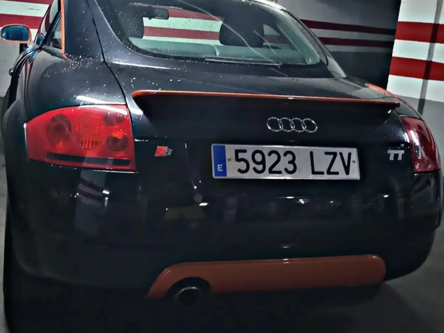 Audi TT Coupe 1.8 T Zwart - 2