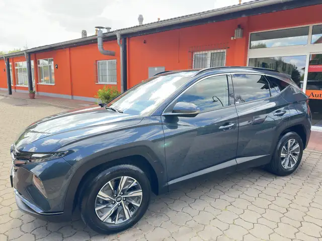 Hyundai Tucson view 3