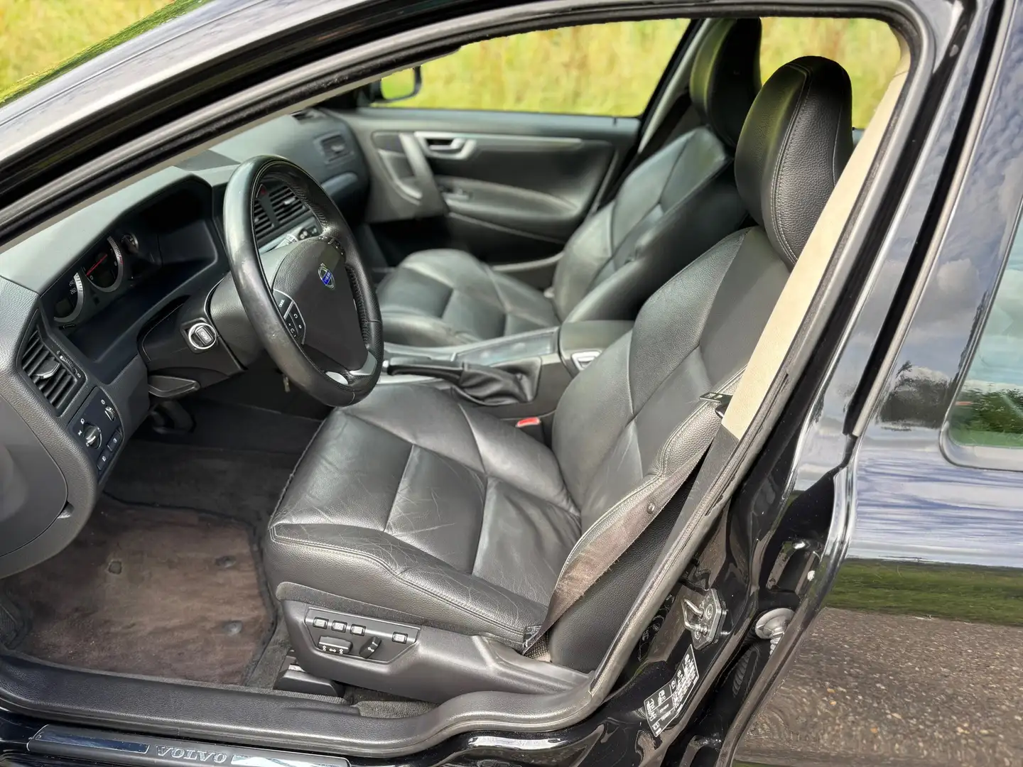 Volvo V70 2.0T Edition Sport Automaat/Navi/Leder/Pdc Black - 2