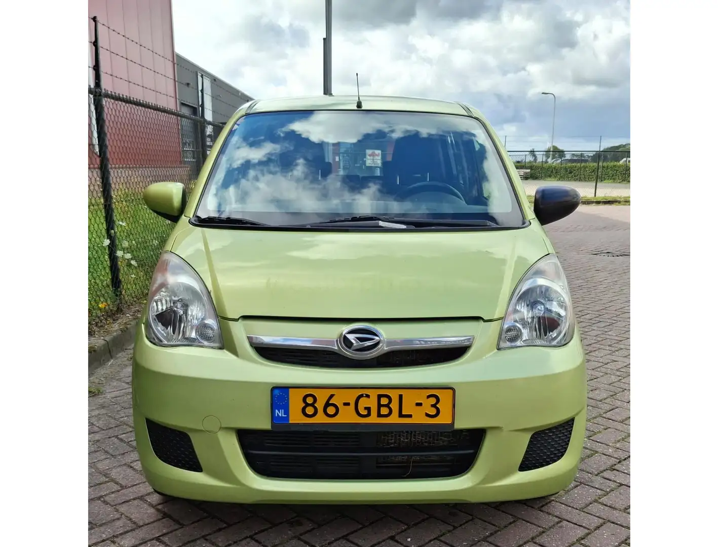 Daihatsu Cuore 1.0 Premium Verde - 1