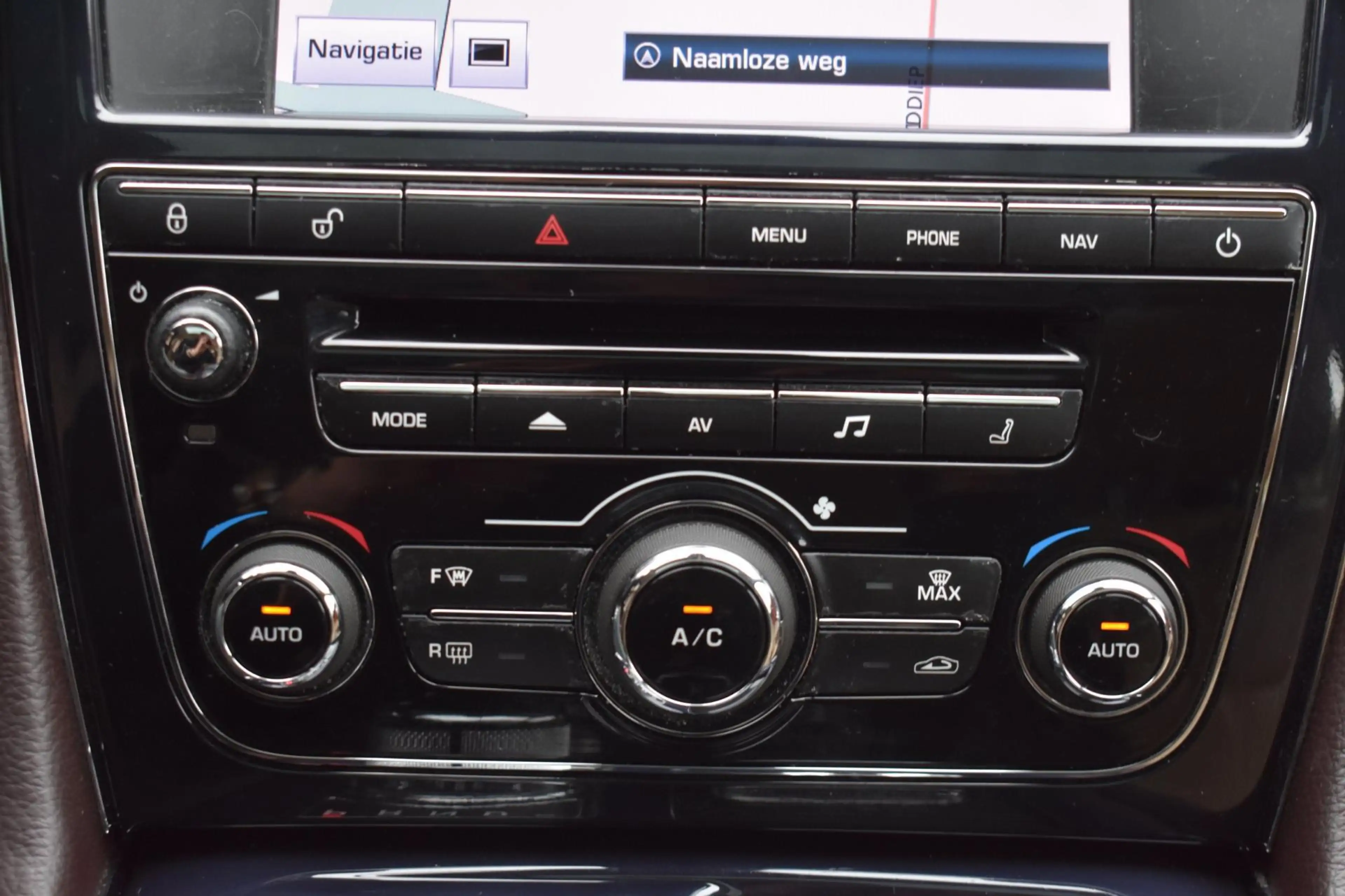 Jaguar XJ 3.0 V6D Premium Luxury '12 Leder Clima Pano Cruise — photo 15