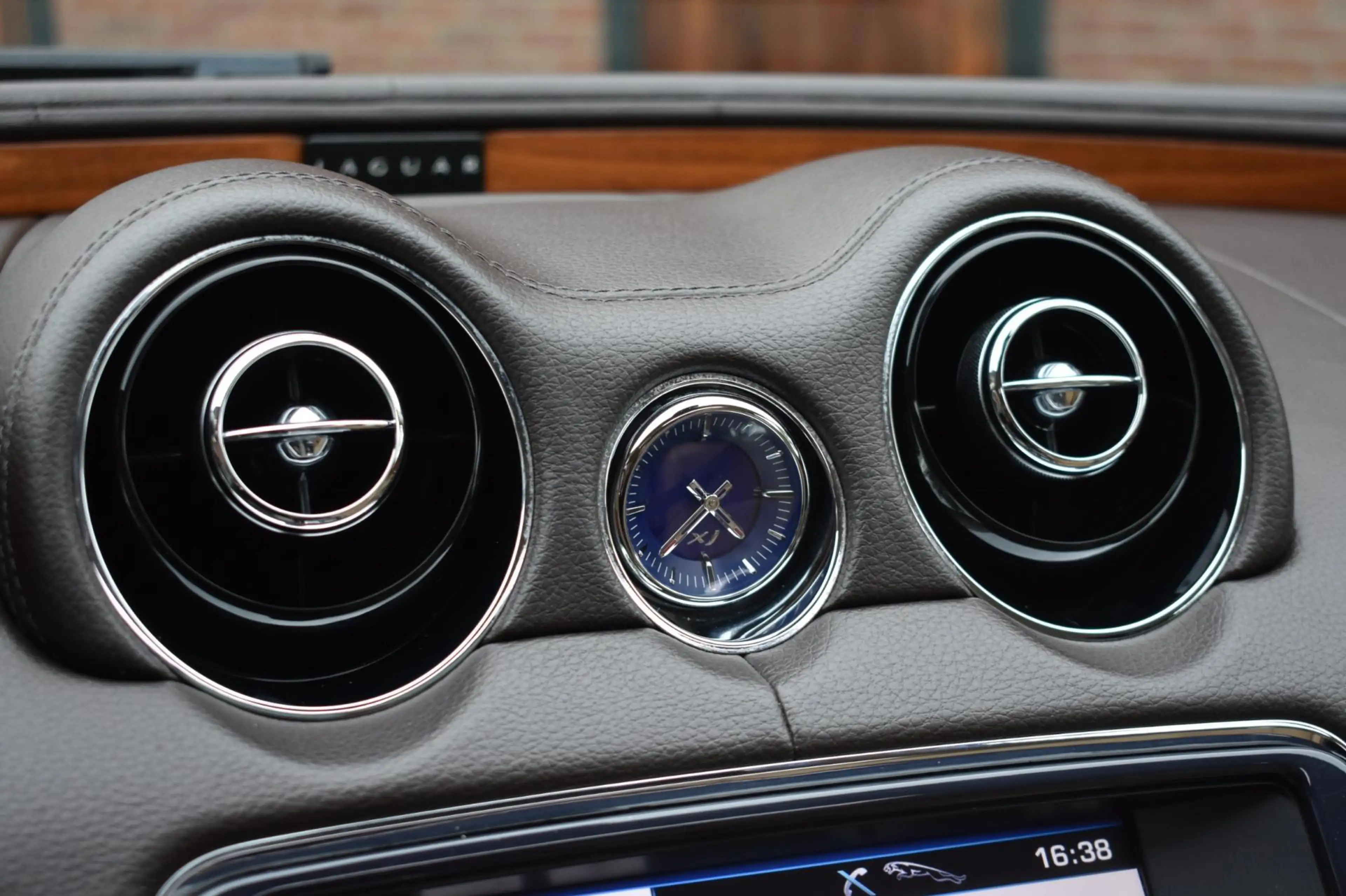 Jaguar XJ 3.0 V6D Premium Luxury '12 Leder Clima Pano Cruise — photo 19
