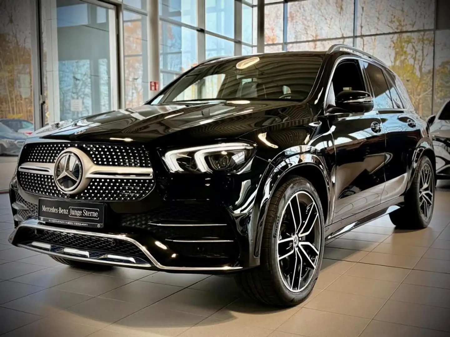 Mercedes-Benz GLE 350 e 4M AMG+PANO+Airmatic+AHK+360+Lenkradh. Schwarz - 1