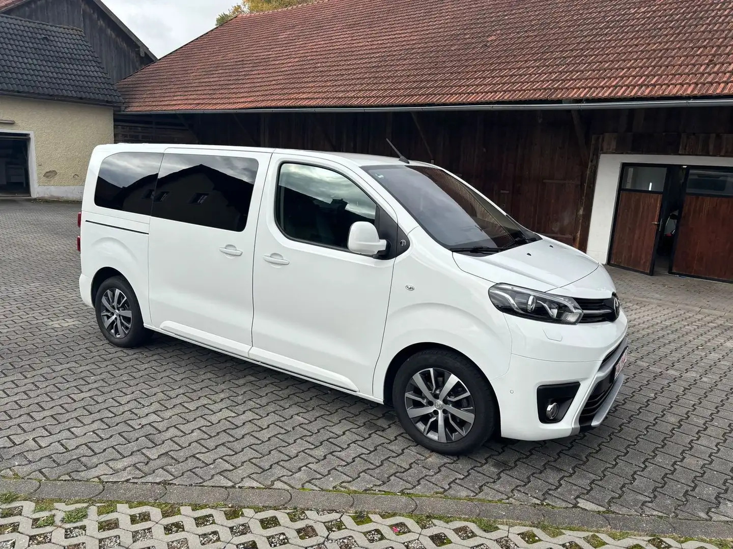 Toyota Proace L1 Team Deutschland++TOP,Leder++ Weiß - 1