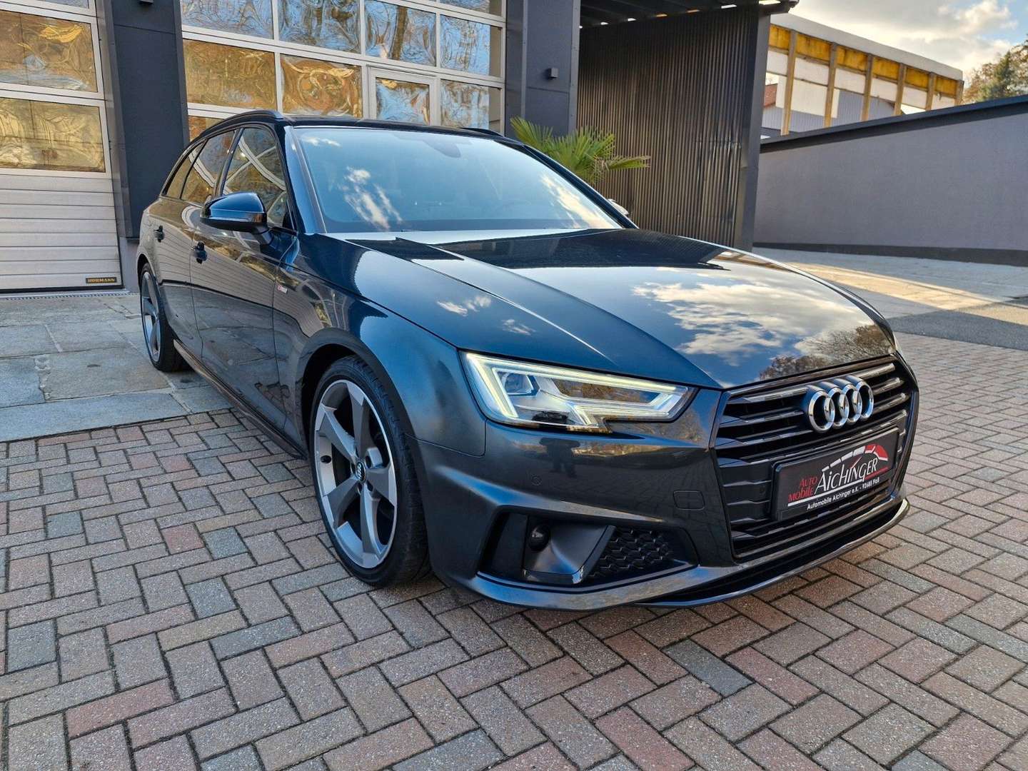 Audi A4 S Line Avant 40 TFSI -  - Joinsteer - #2