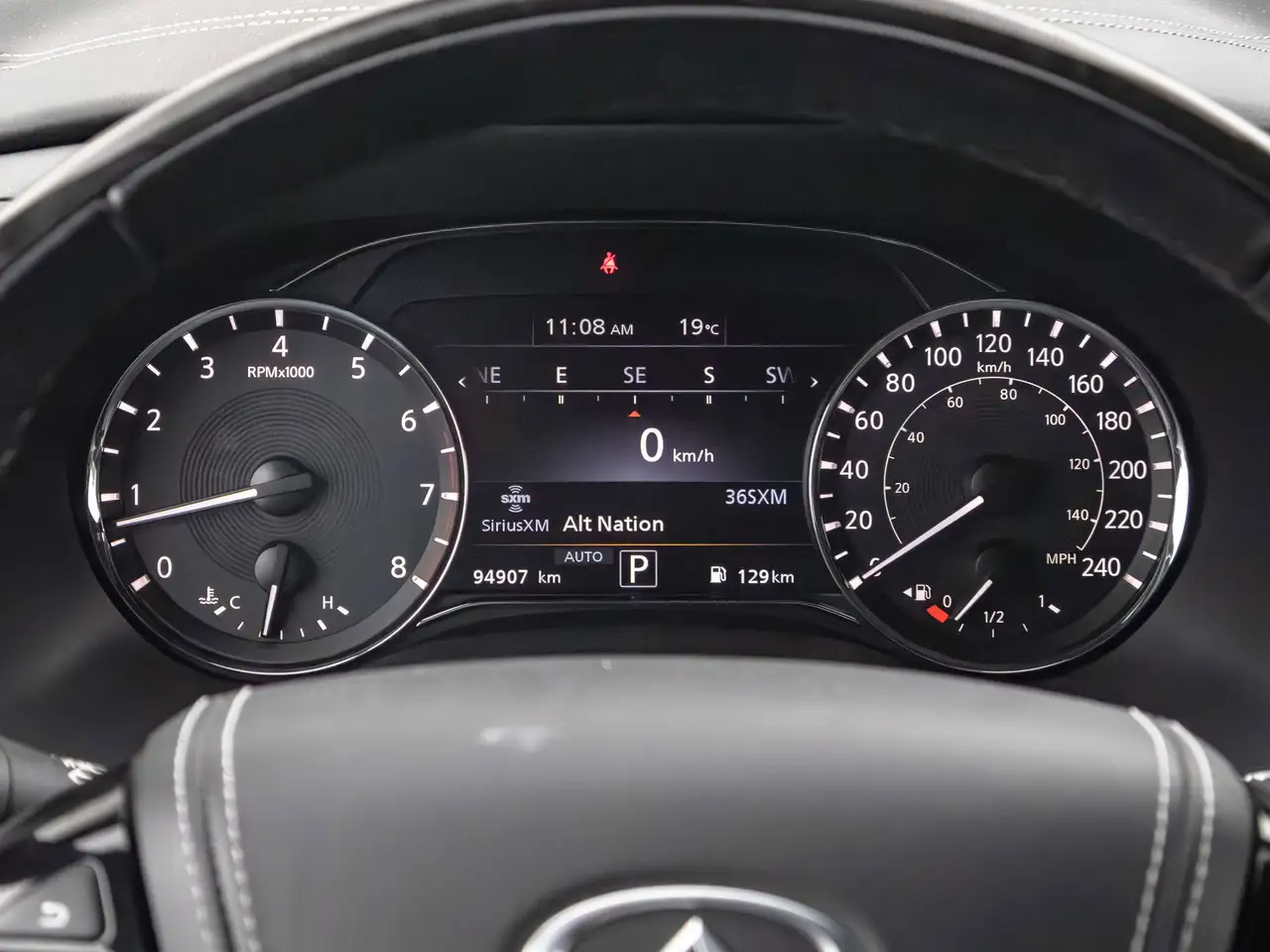 Infiniti QX80 снимка Infiniti QX80