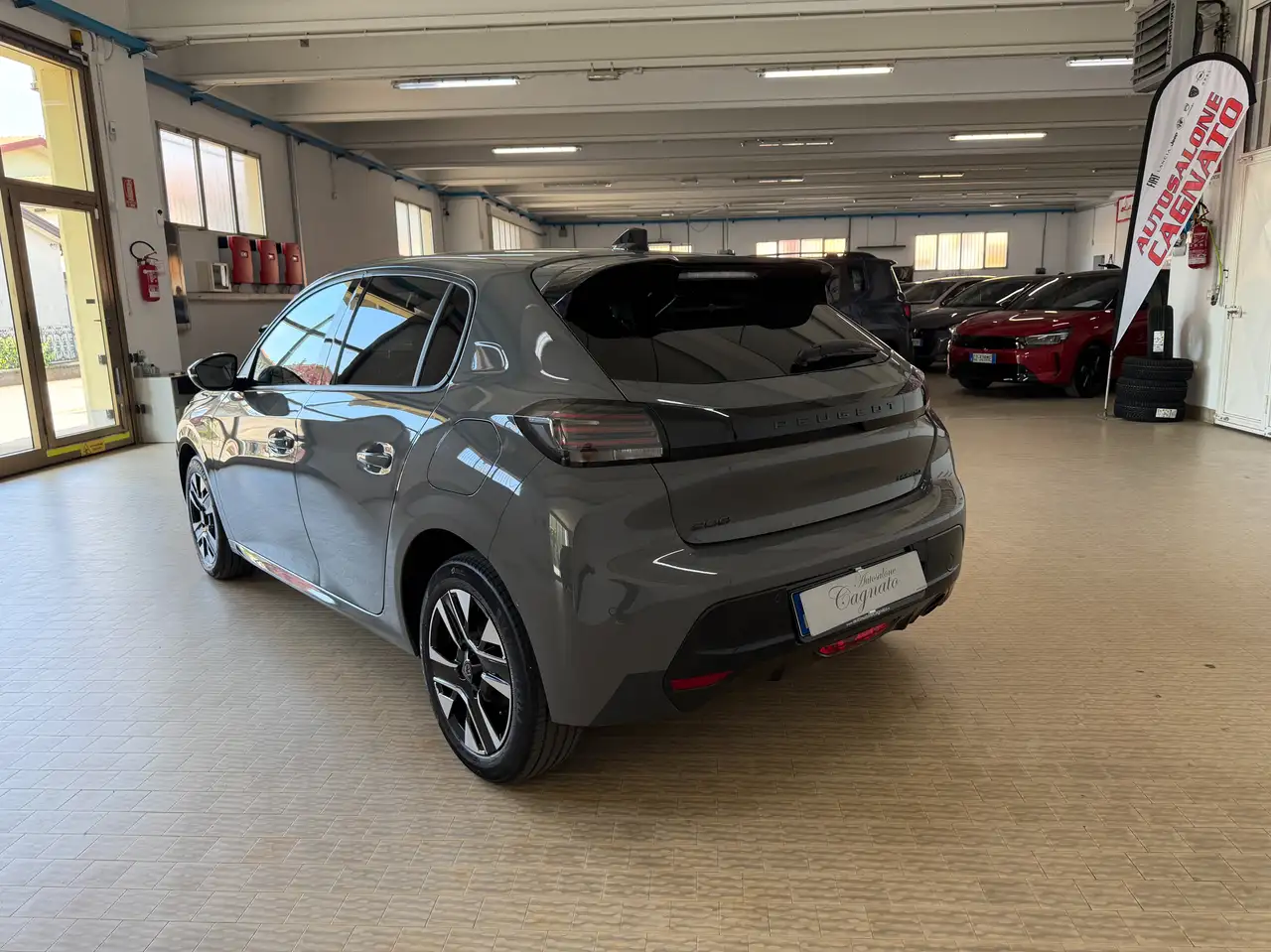 Peugeot 208 208 1.2 hybrid Allure 110cv e-dcs 6 Neopatentati Prezzo vero 5