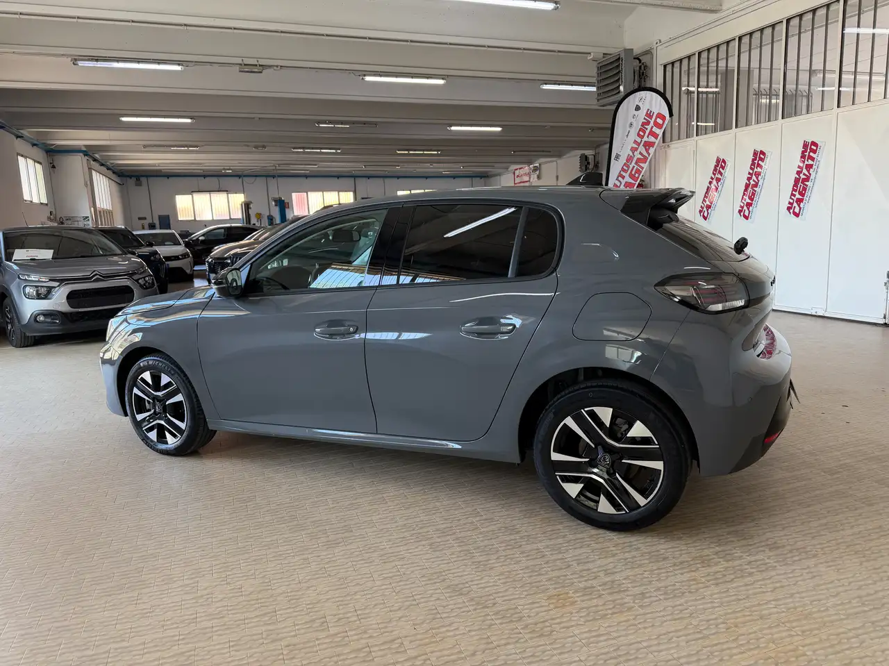Peugeot 208 208 1.2 hybrid Allure 110cv e-dcs 6 Neopatentati Prezzo vero 4