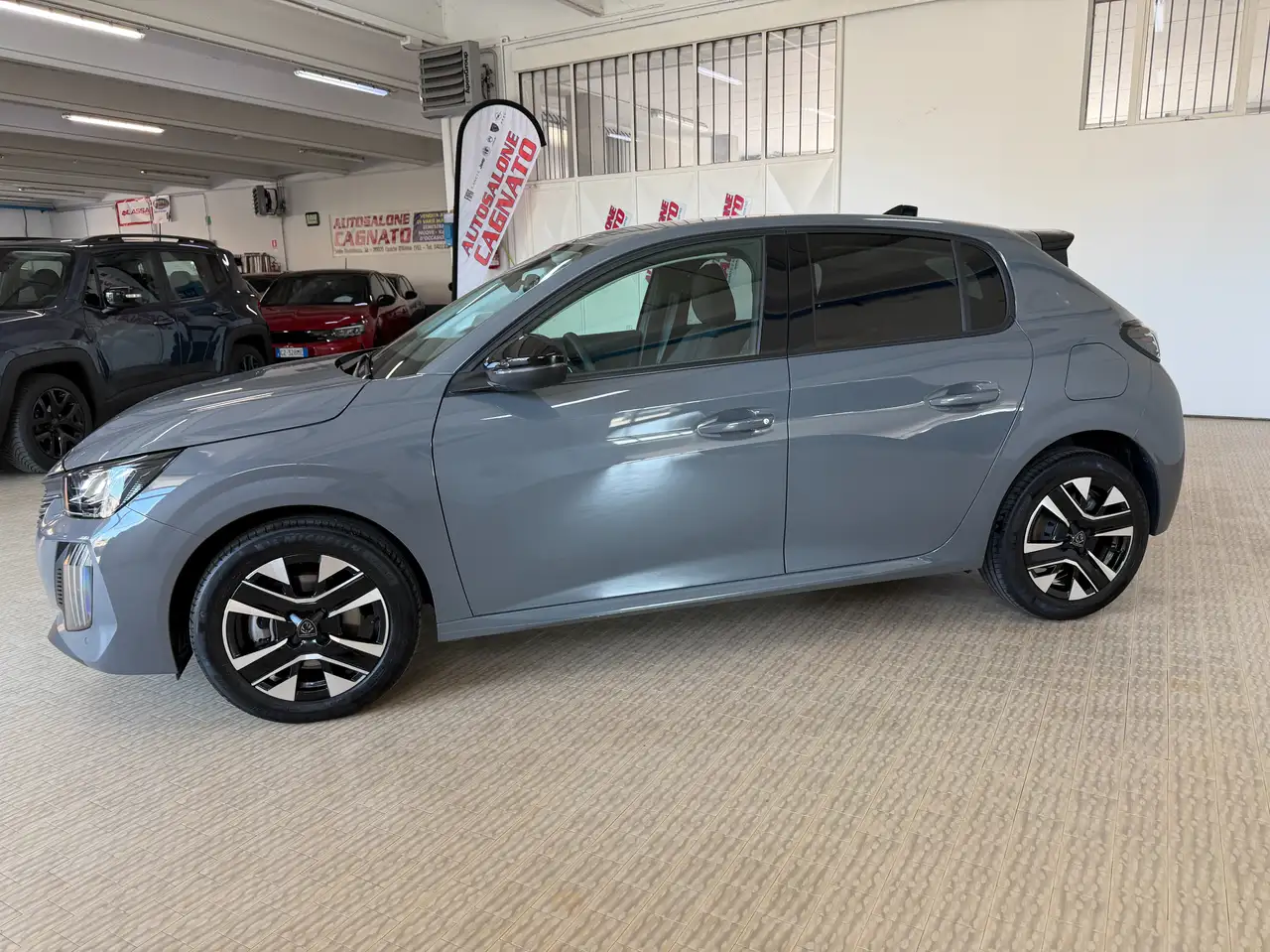 Peugeot 208 208 1.2 hybrid Allure 110cv e-dcs 6 Neopatentati Prezzo vero 3