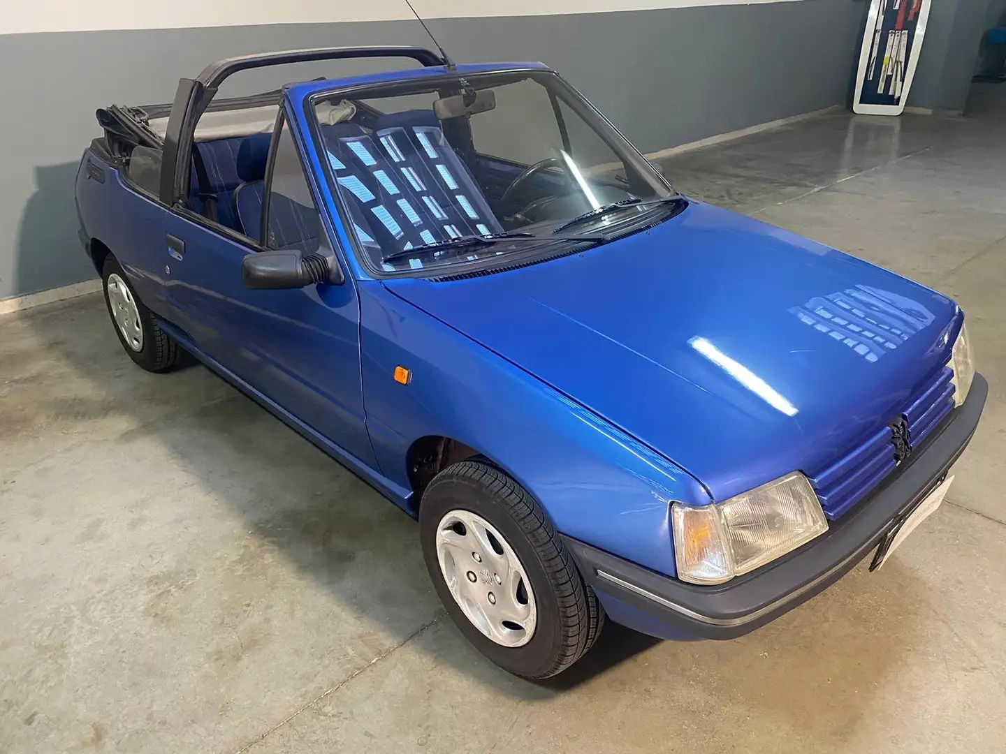 Peugeot 205 205 Cabrio 1.1 Junior cat. Azul - 2