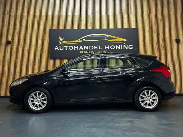Ford Focus view 2