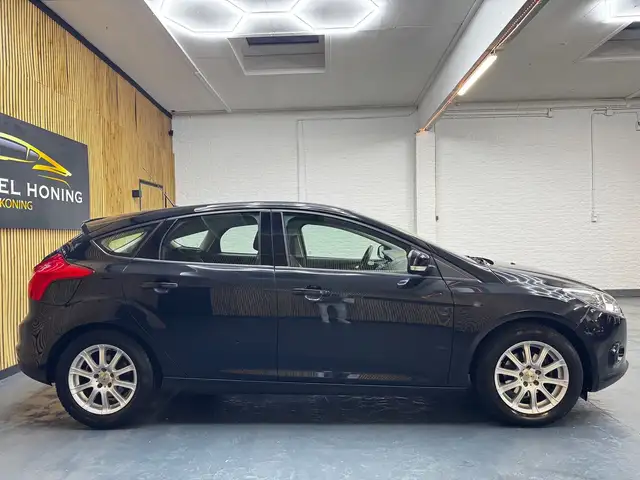 Ford Focus view 13