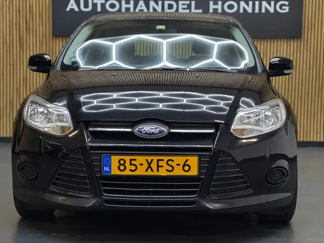 Ford Focus view 10