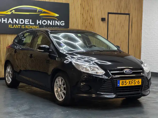 Ford Focus view 11