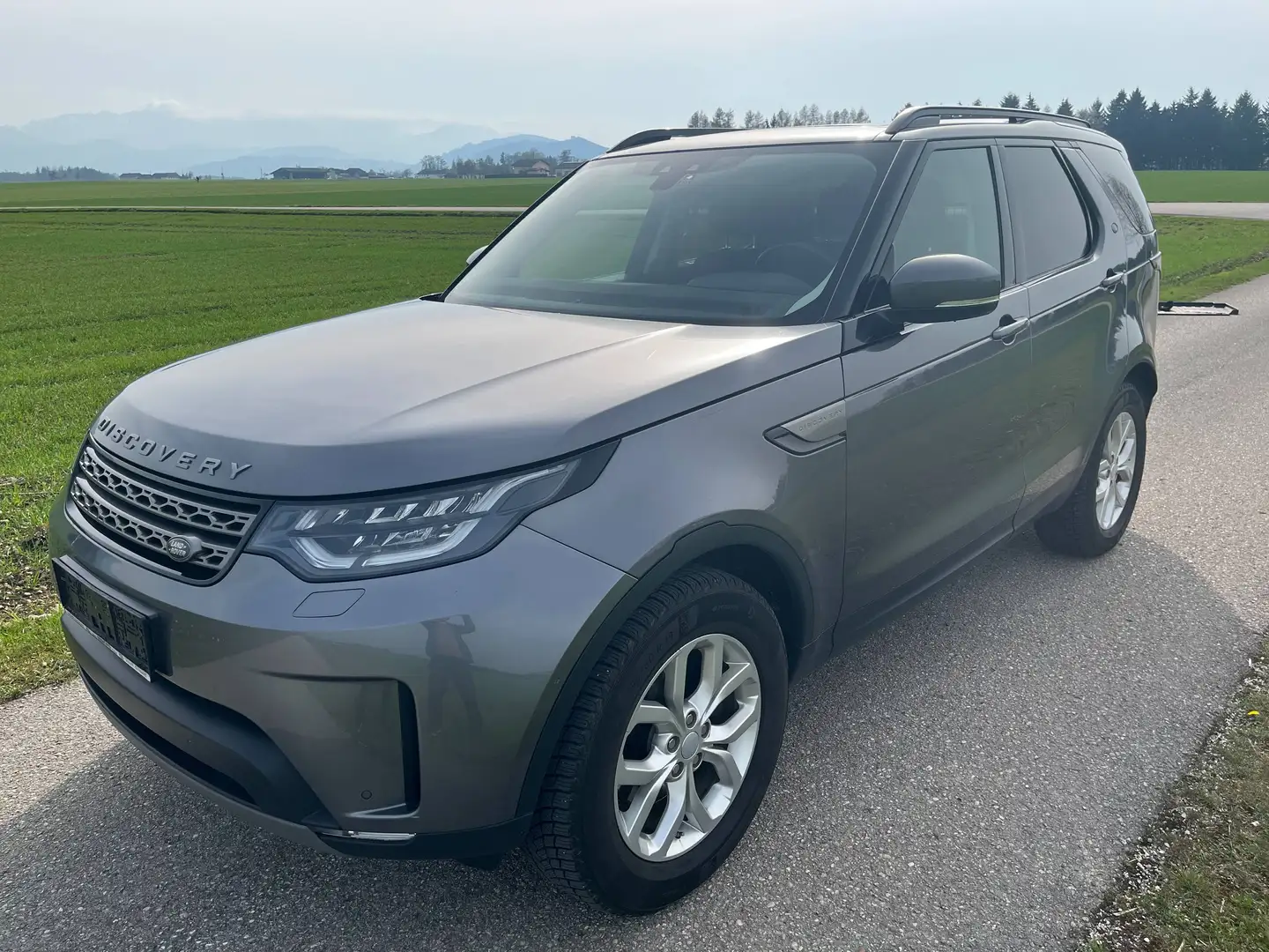 Land Rover Discovery Discovery 5 2,0 TD4 SE Aut. SE Grau - 2