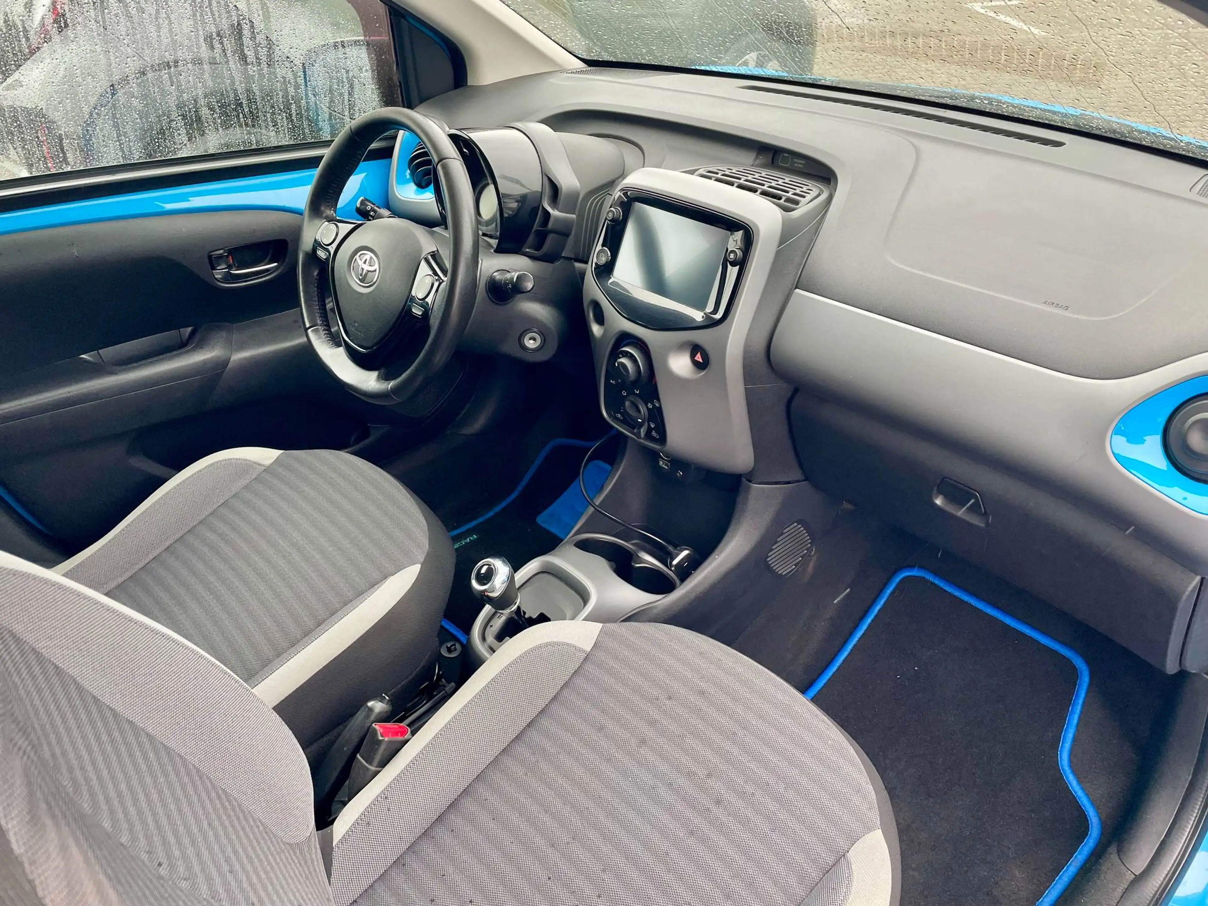 Toyota Aygo x-play club AT*KAMERA — photo 9