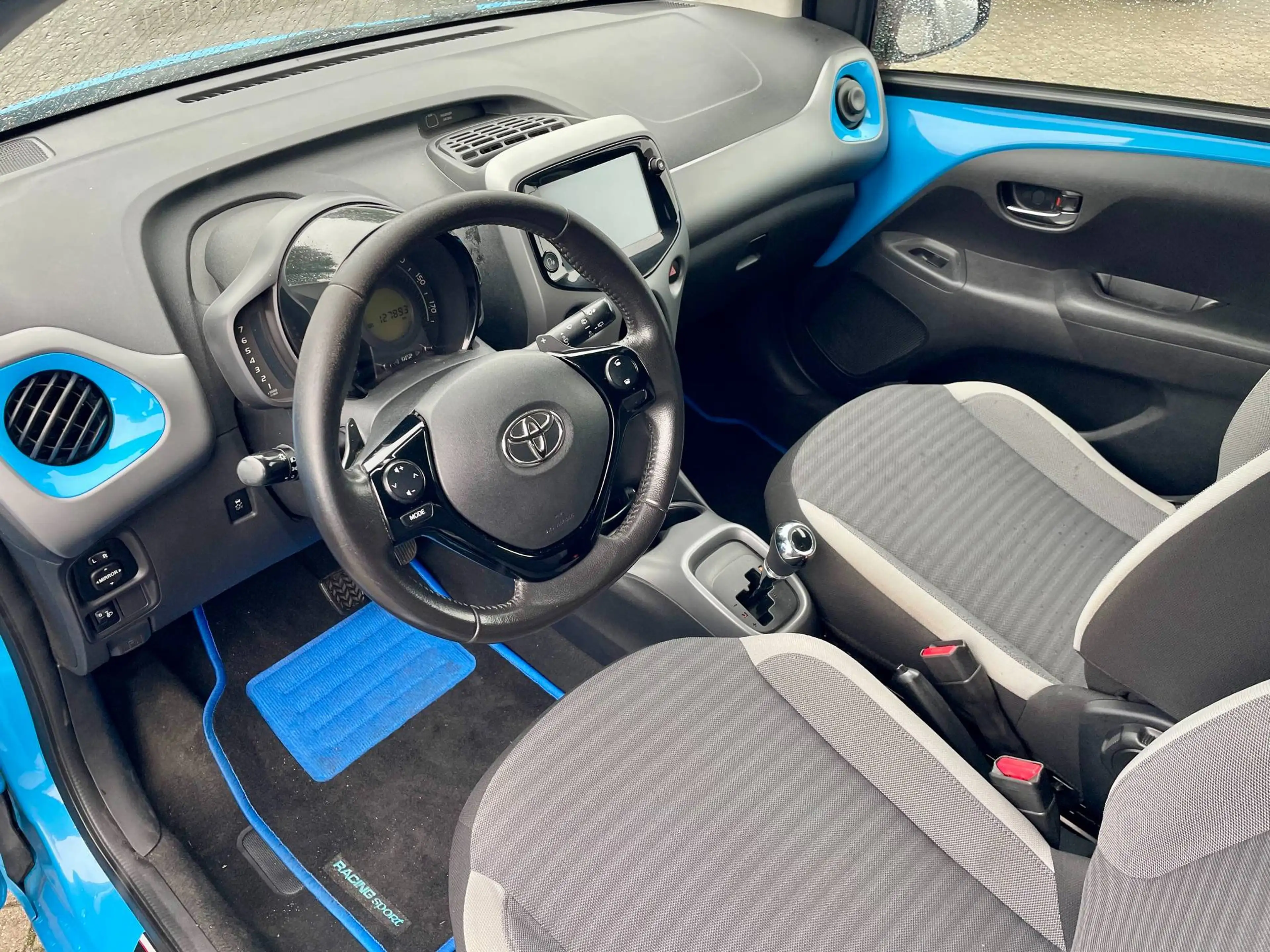 Toyota Aygo x-play club AT*KAMERA — photo 11