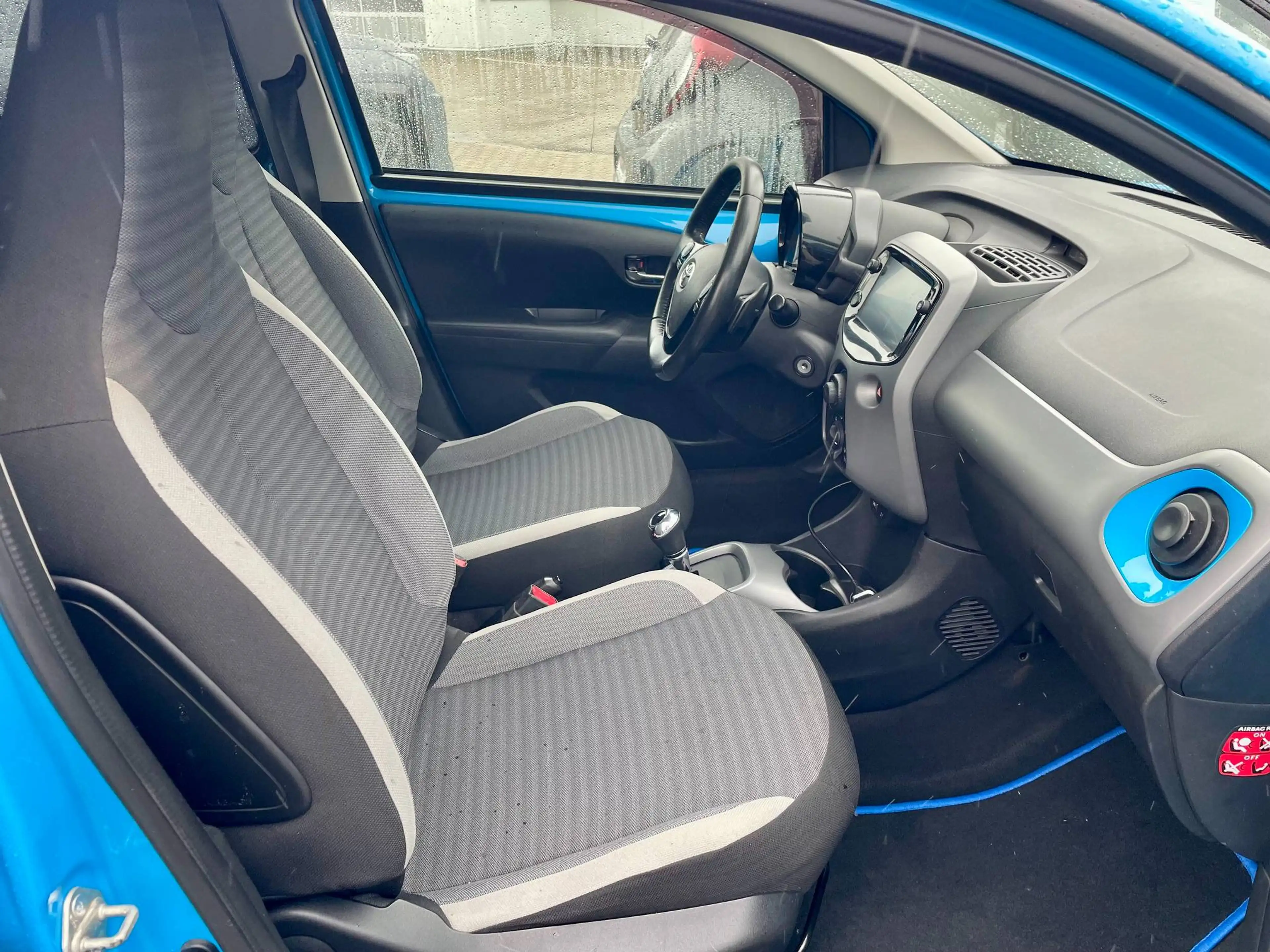 Toyota Aygo x-play club AT*KAMERA — photo 8