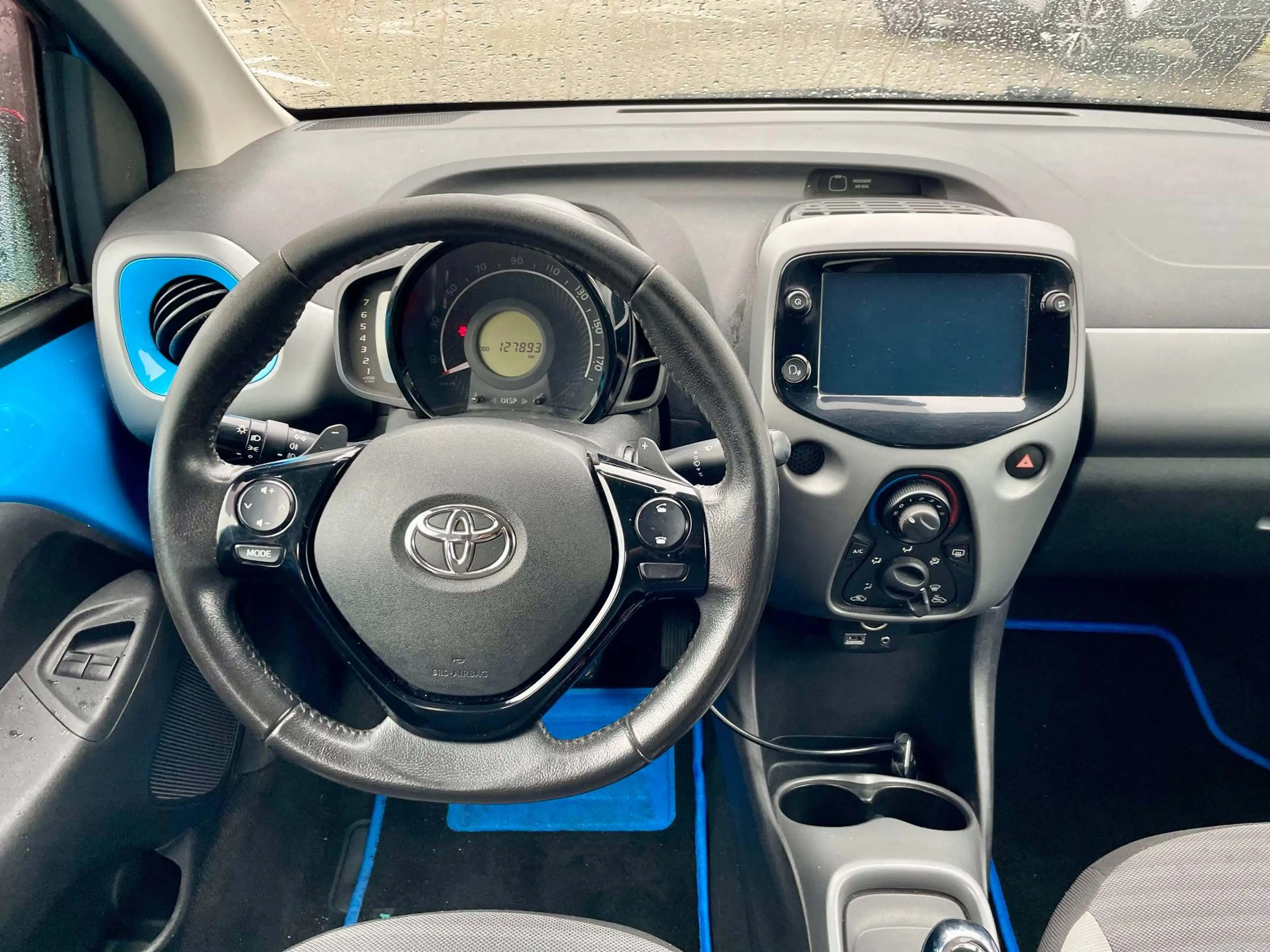 Toyota Aygo x-play club AT*KAMERA — photo 12