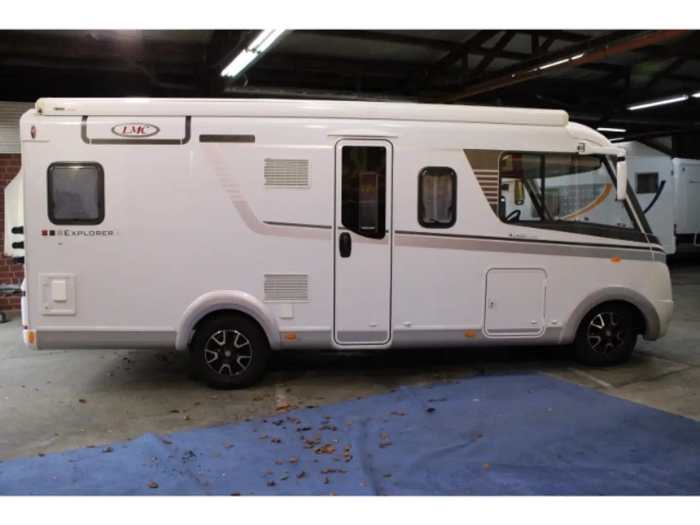 Autres Explorer I 635 Blackline Längsbett Hubbett Blanc - 2