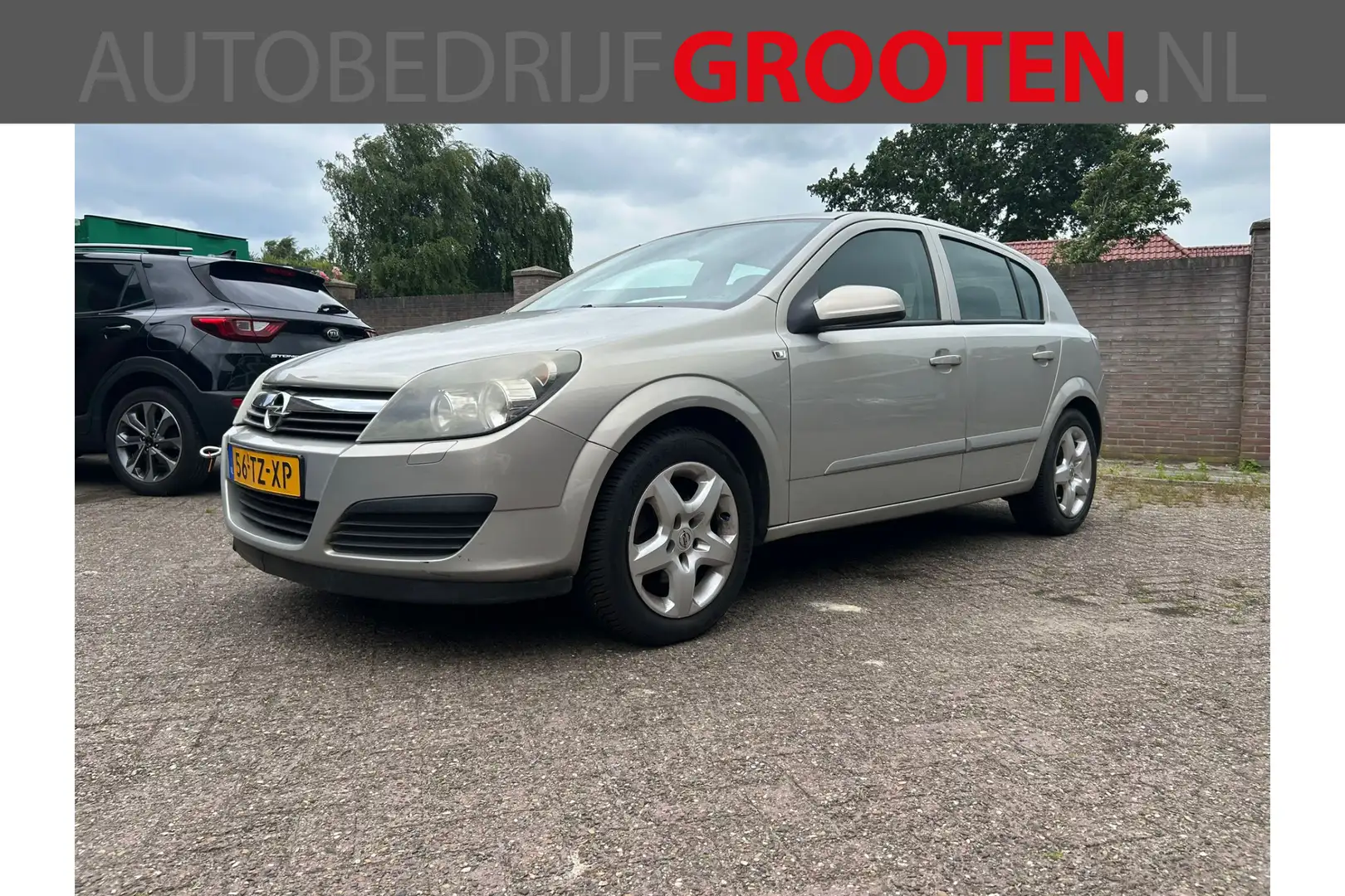 Opel Astra 1.6 Business//Motor loopt op 2 cilinders!! Grijs - 1