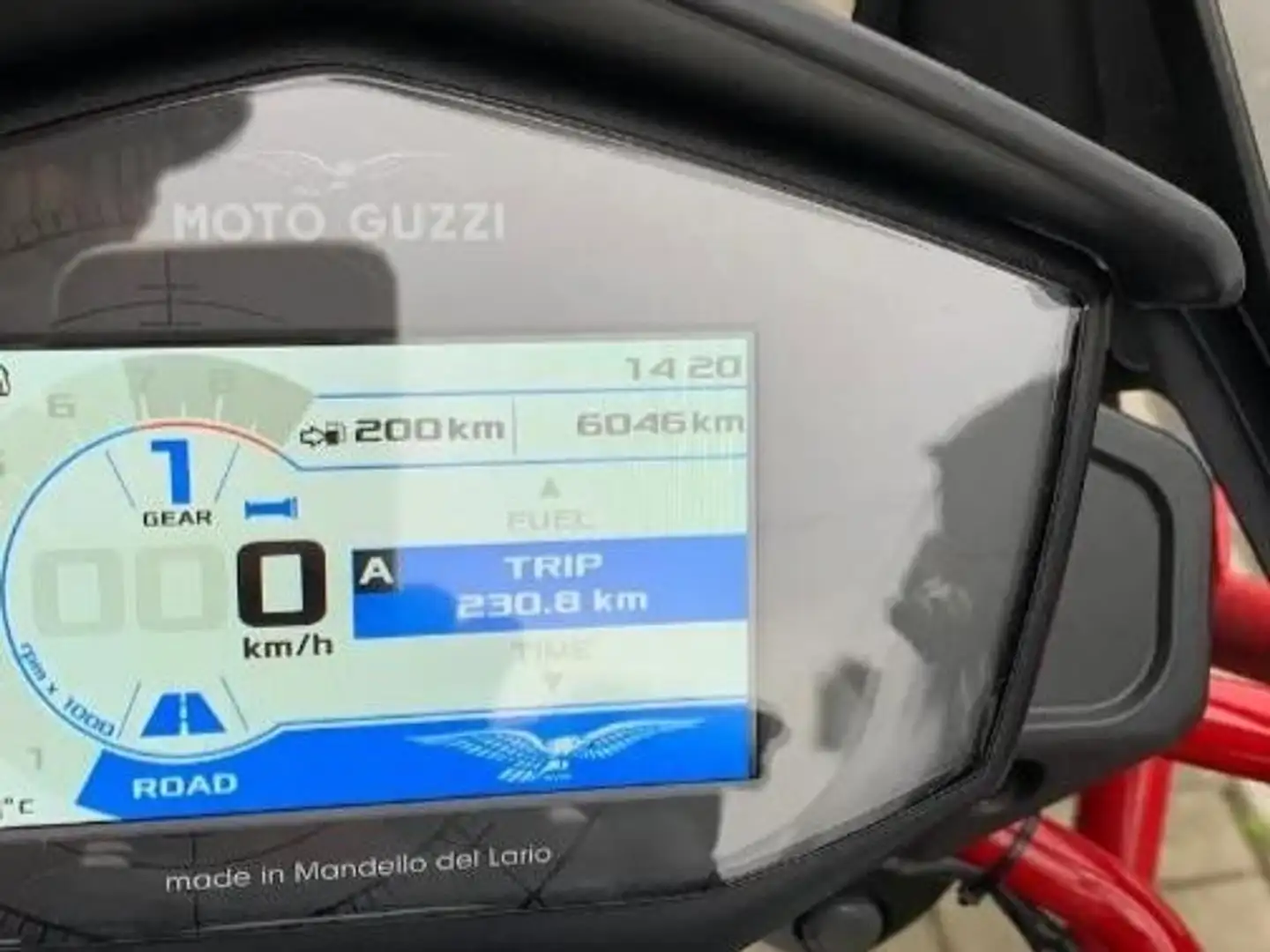 Moto Guzzi V 85 TT Evocative Gelb - 1