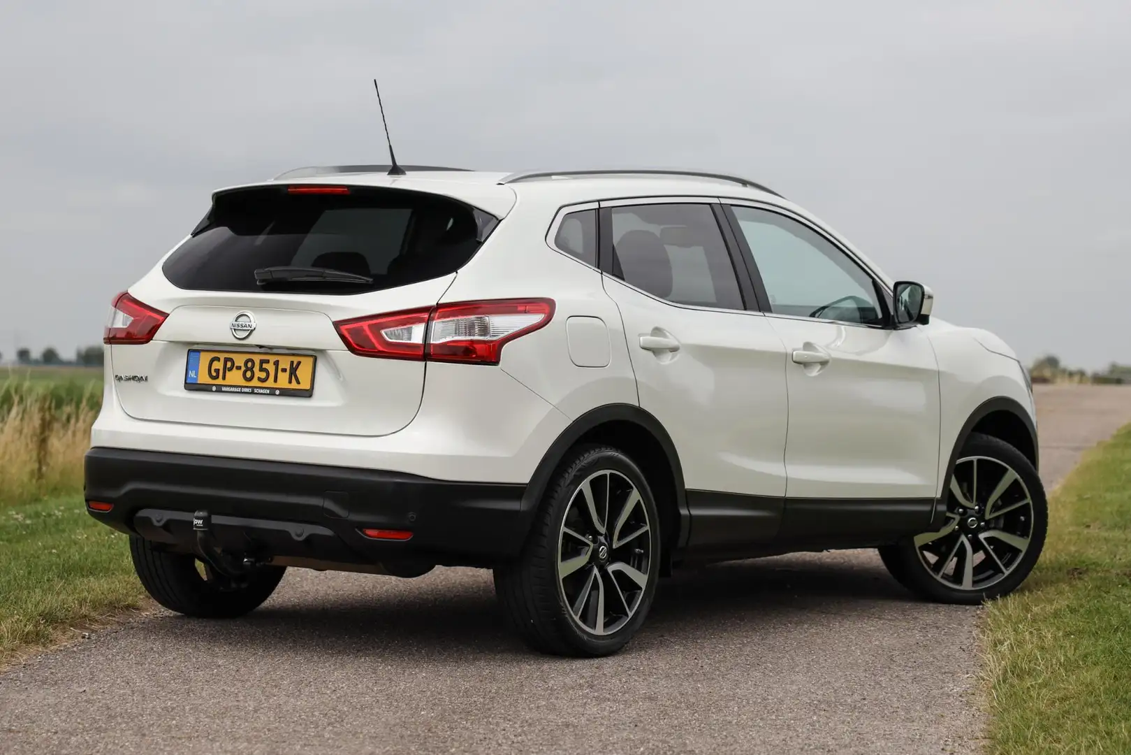 Nissan Qashqai 1.6 Turbo 163 pk Tekna ✅ LED ✅ Pano ✅ Leder Wit - 2