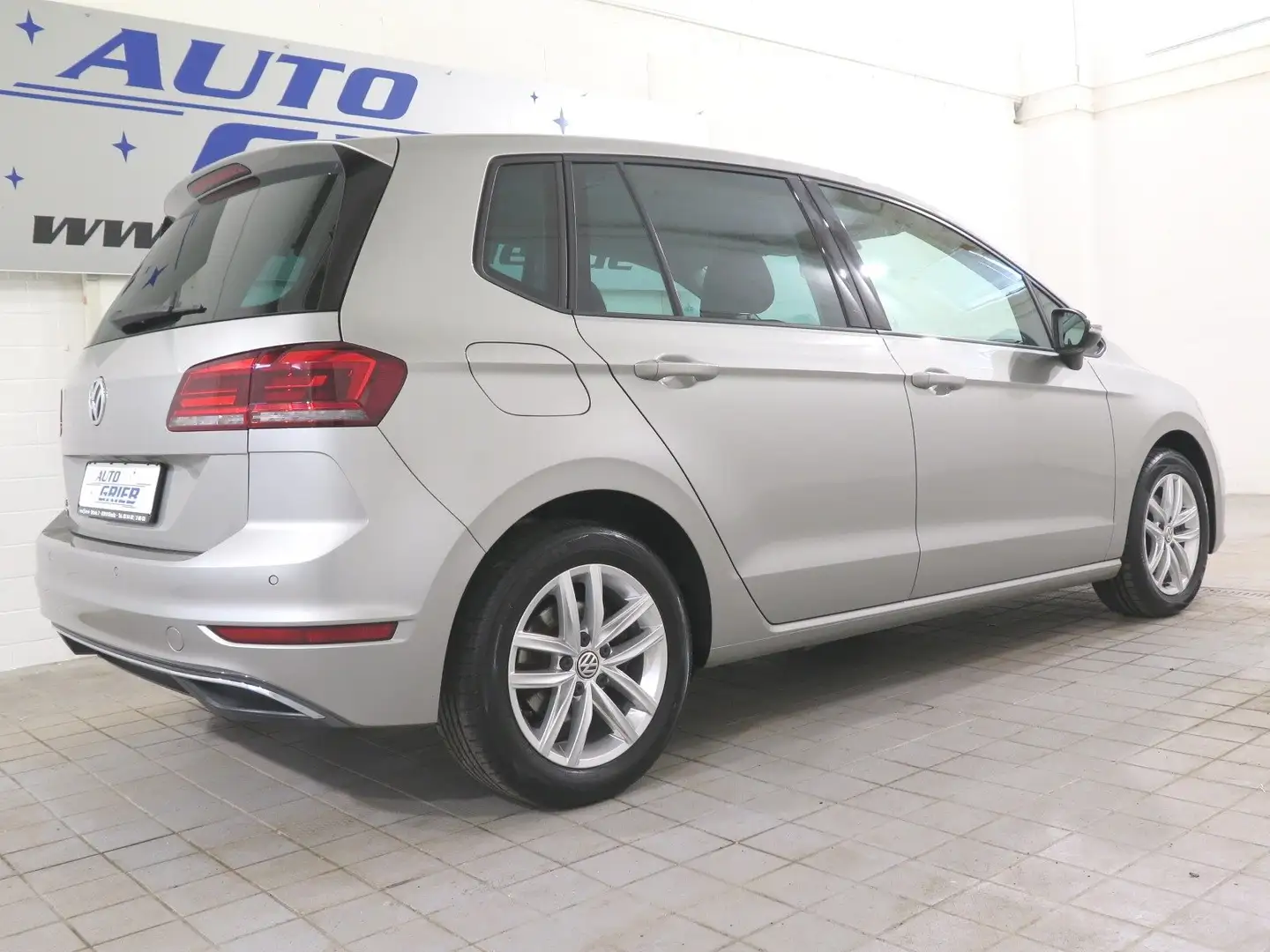 Volkswagen Golf Sportsvan Comfortline, Standheizung, Smart-Link Šedá - 2