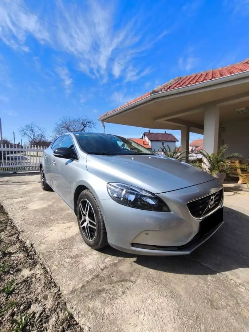 Volvo V40 D3 Geartronic Grau - 2