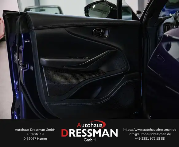 Aston Martin DBX view 9