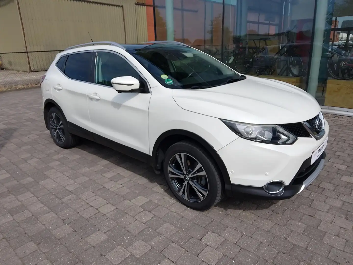 Nissan Qashqai Qashqai 1.6 dCi Black Edition Wit - 1