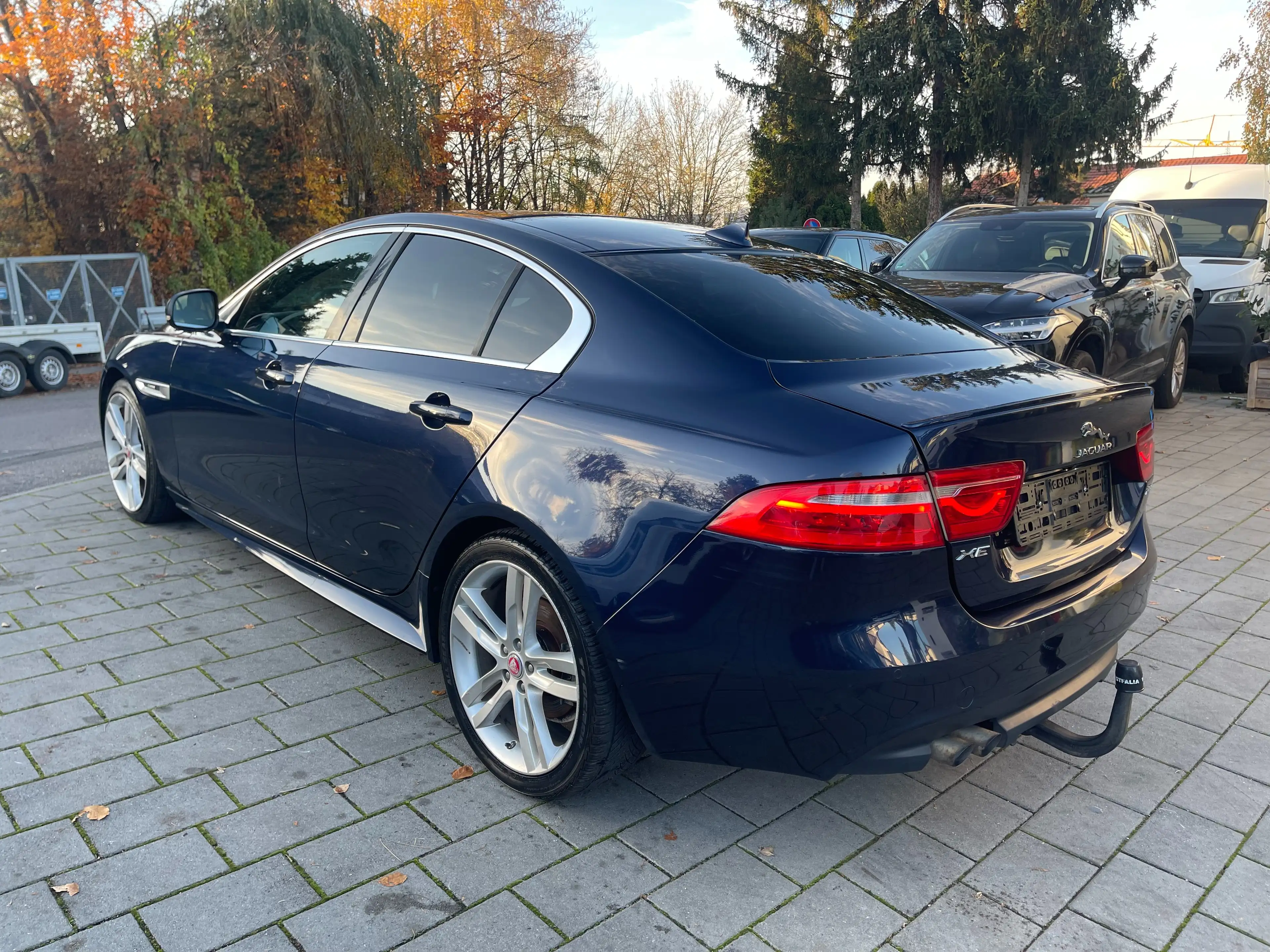 Jaguar XE R-Sport — photo 6