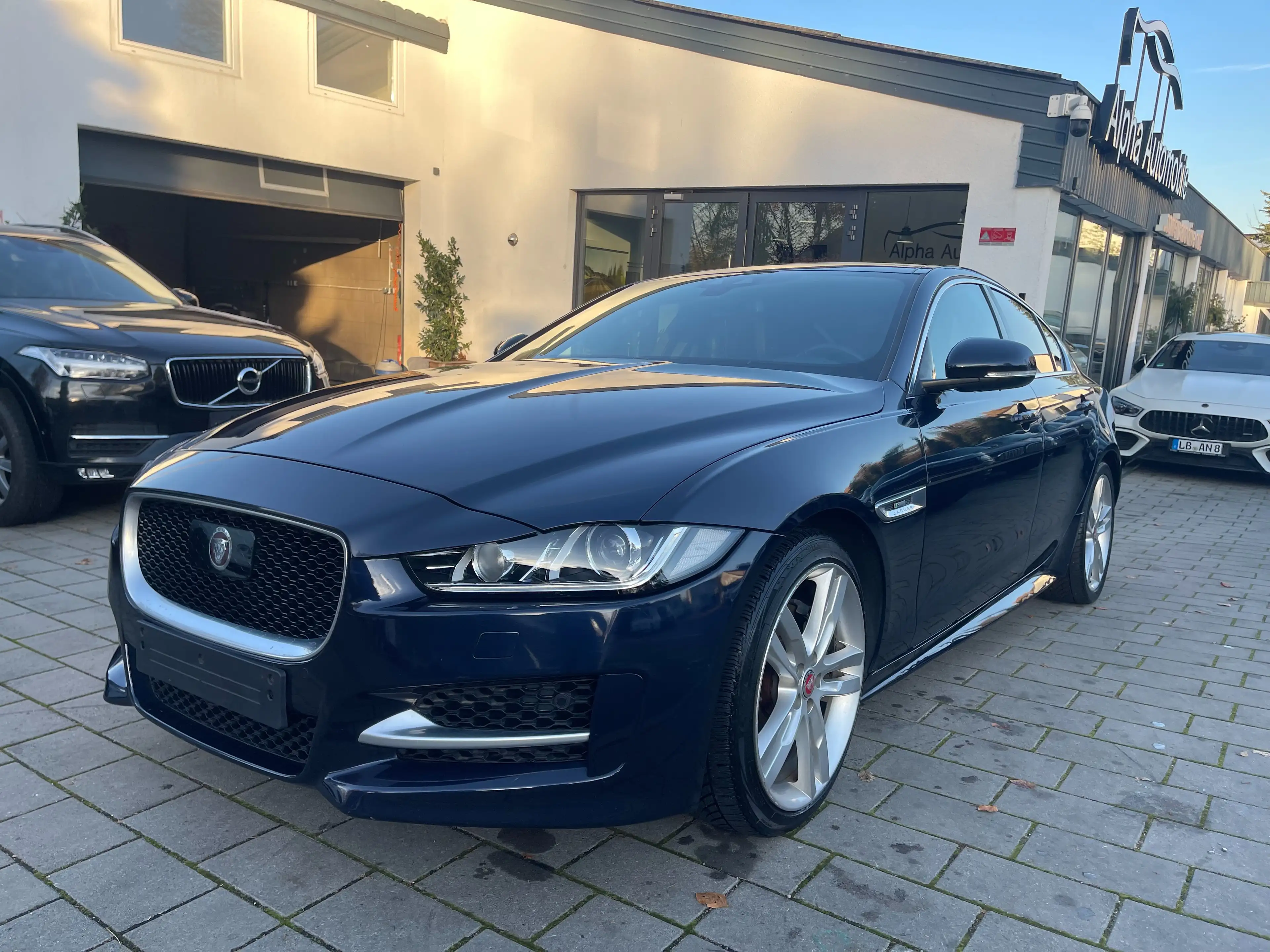 Jaguar XE R-Sport — photo 3
