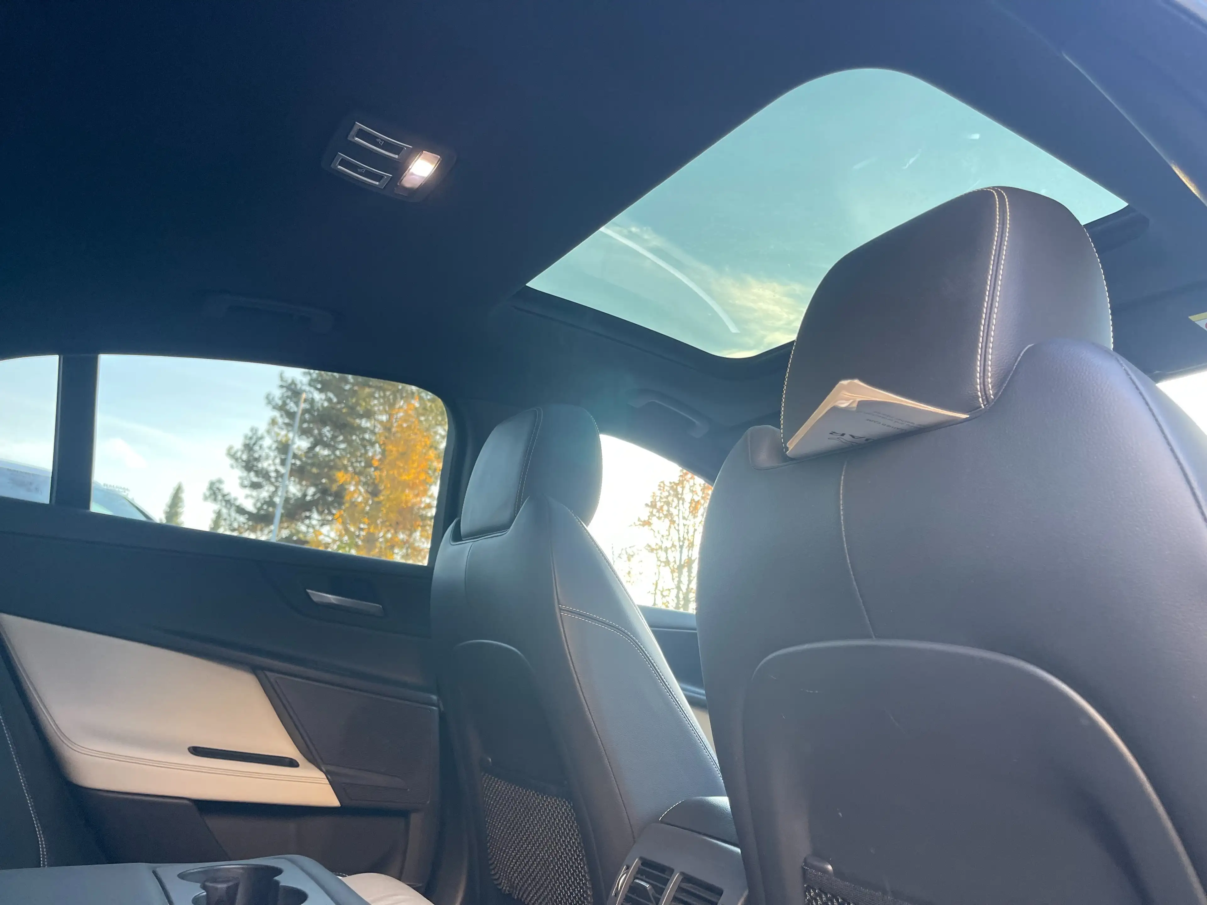 Jaguar XE R-Sport — photo 11