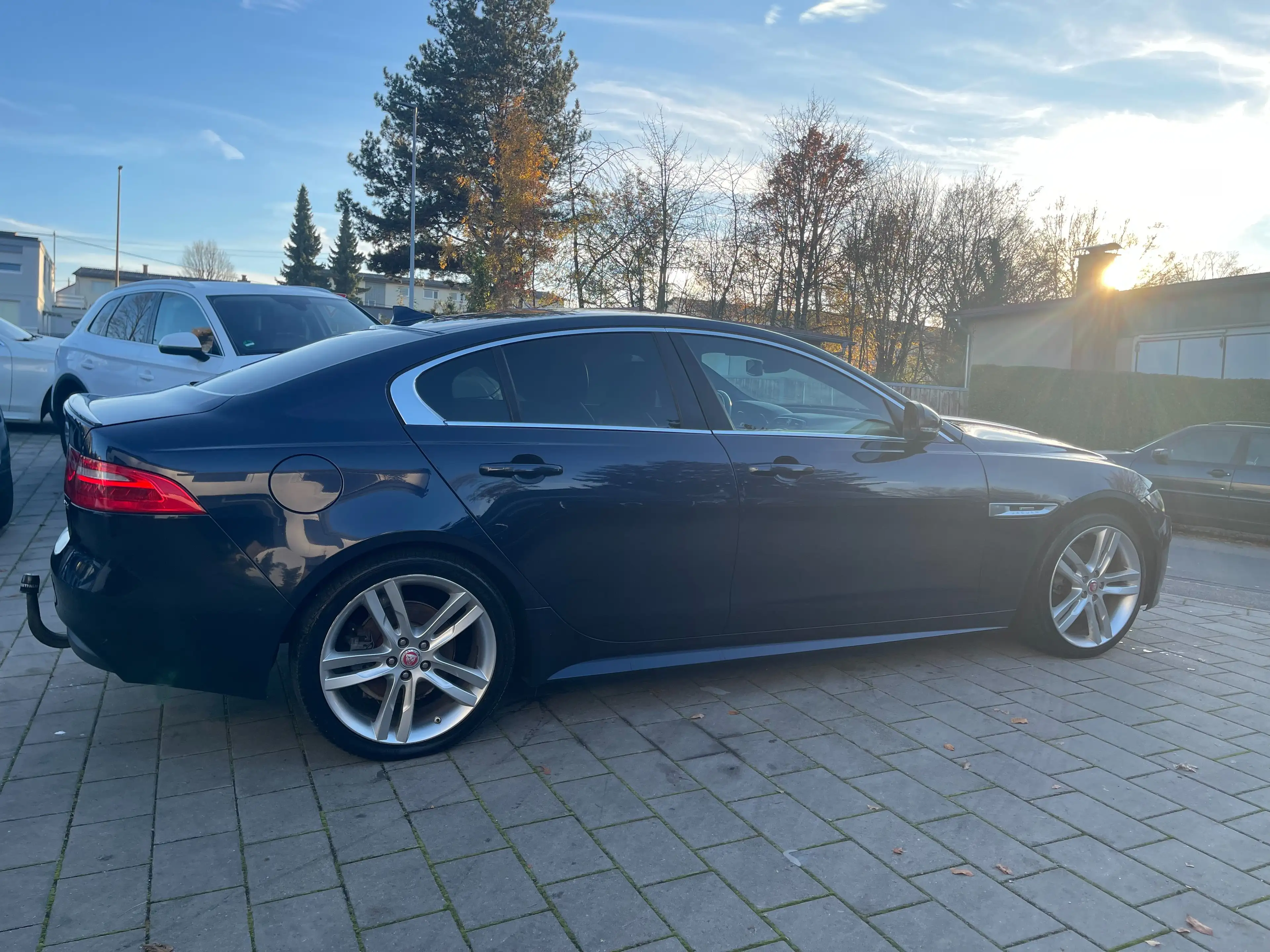 Jaguar XE R-Sport — photo 4