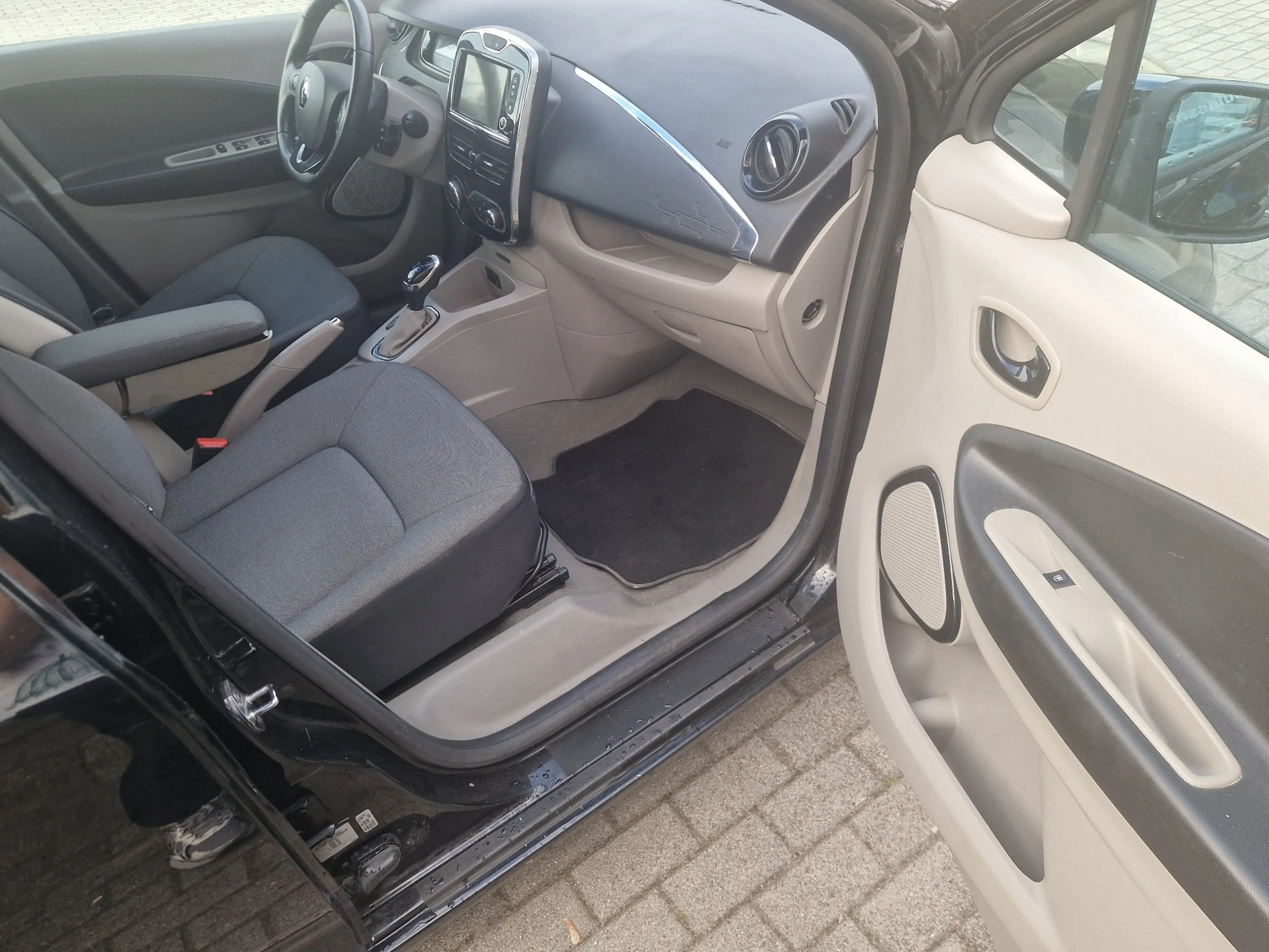 Renault ZOE ZOE (mit Batt.) 22 kwh -- Navi+Tempo+FH+Alu+Kamera — photo 10