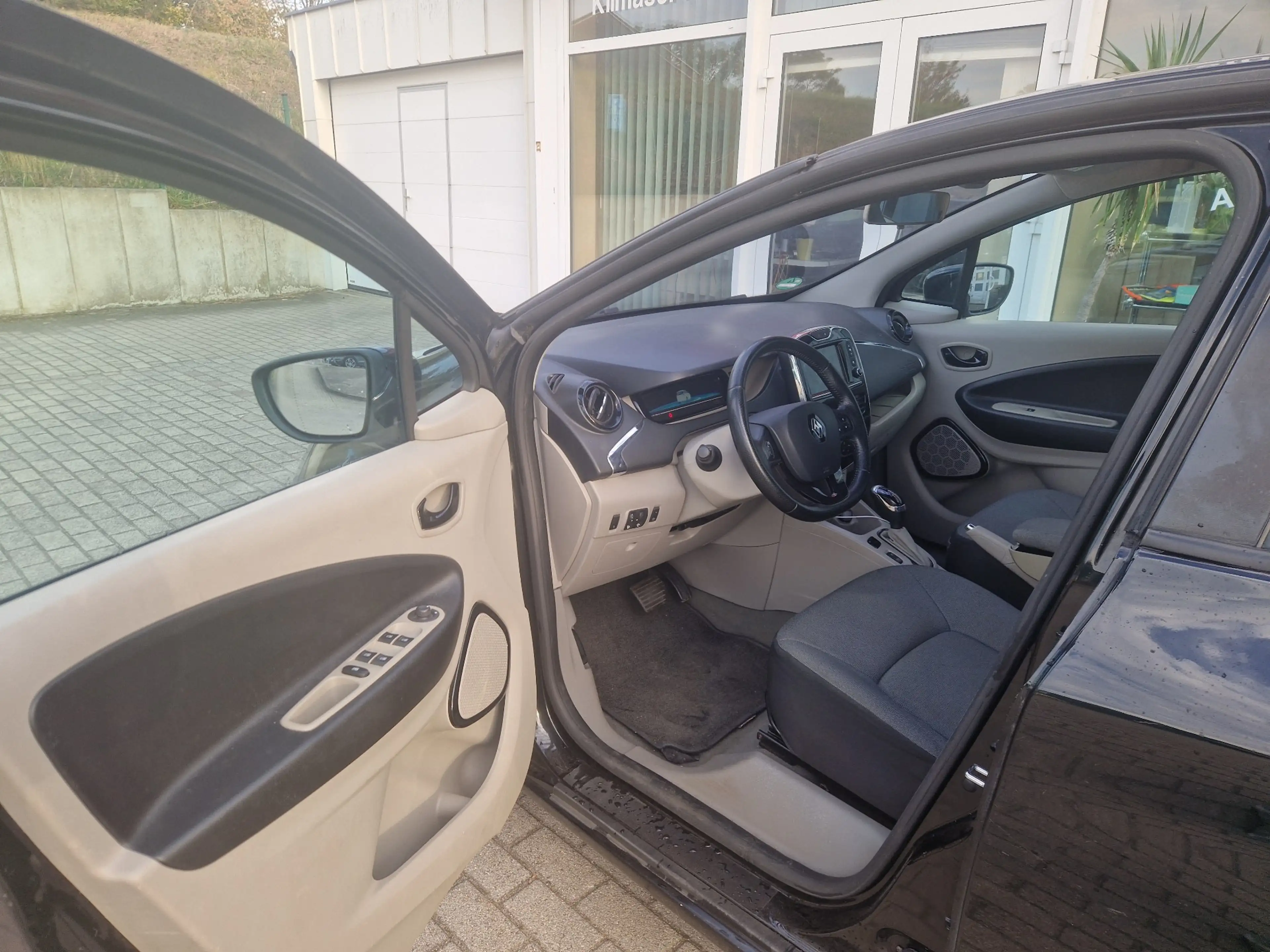 Renault ZOE ZOE (mit Batt.) 22 kwh -- Navi+Tempo+FH+Alu+Kamera — photo 4