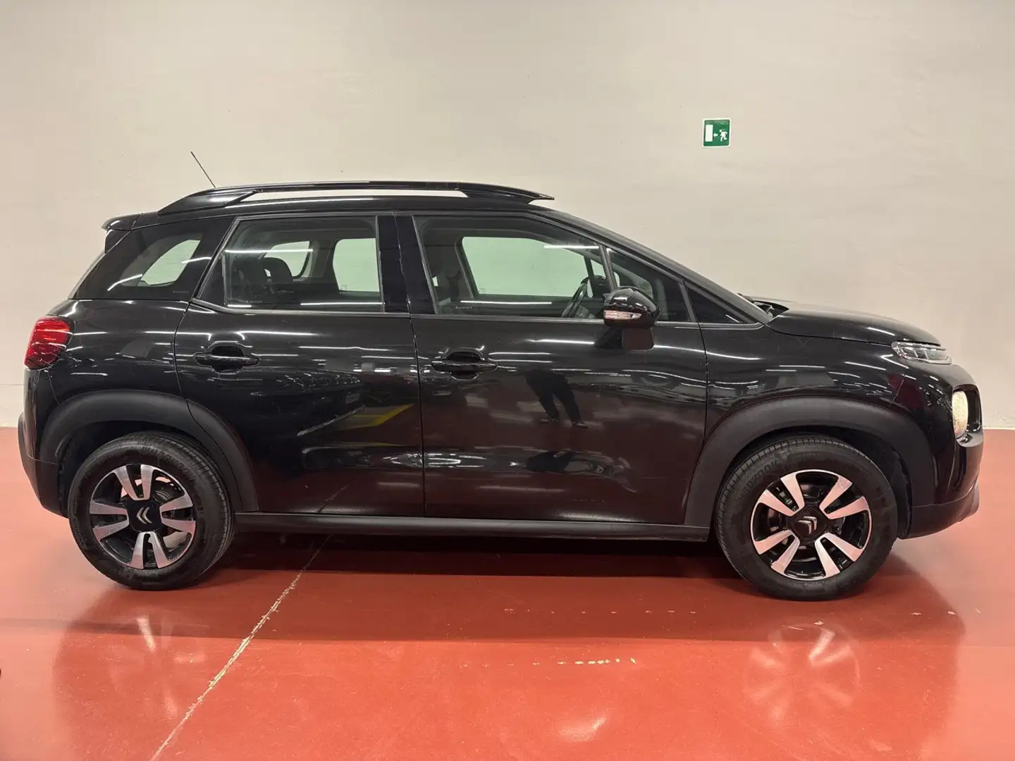 Citroen C3 Aircross BlueHDi 100 S&S Feel Fekete - 2
