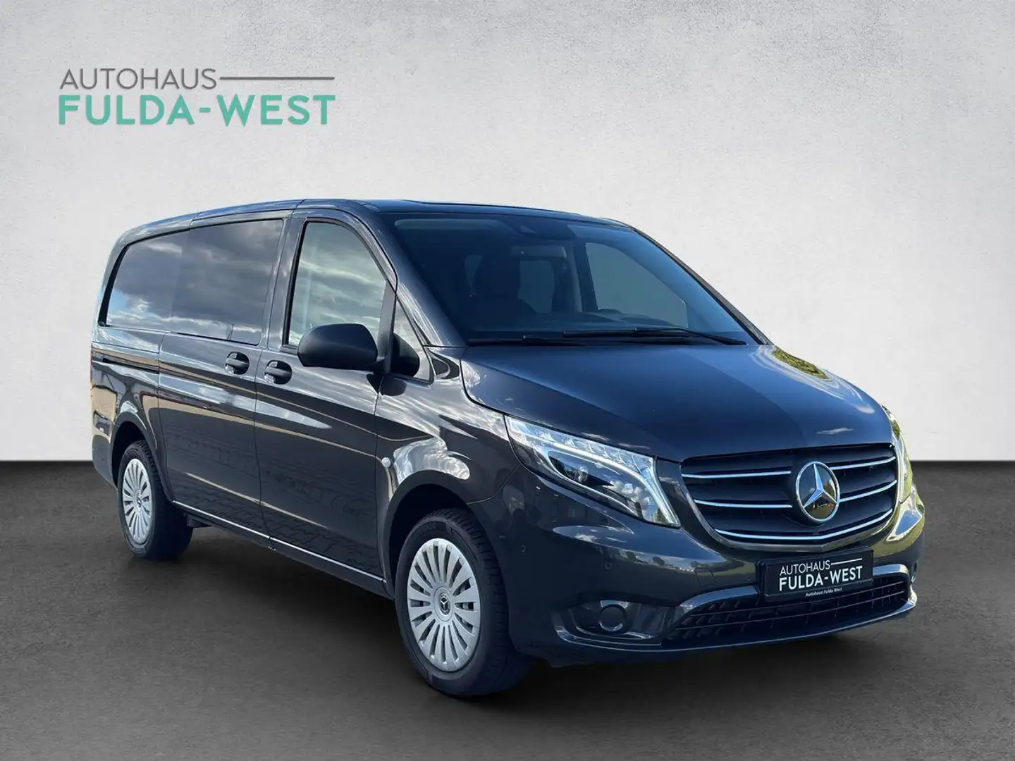 Mercedes-Benz Vito Mixto 119 lang 4x4 LKW 5Si. ILS Standh AHK Grau - 2