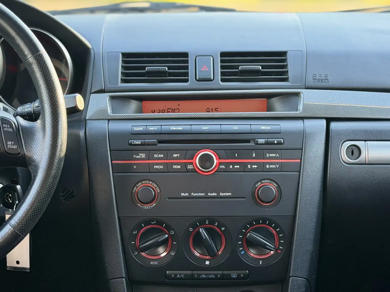 Mazda 3 снимка Mazda 3