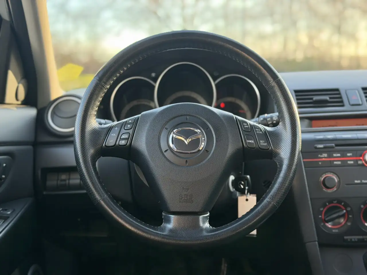 Mazda 3 снимка Mazda 3