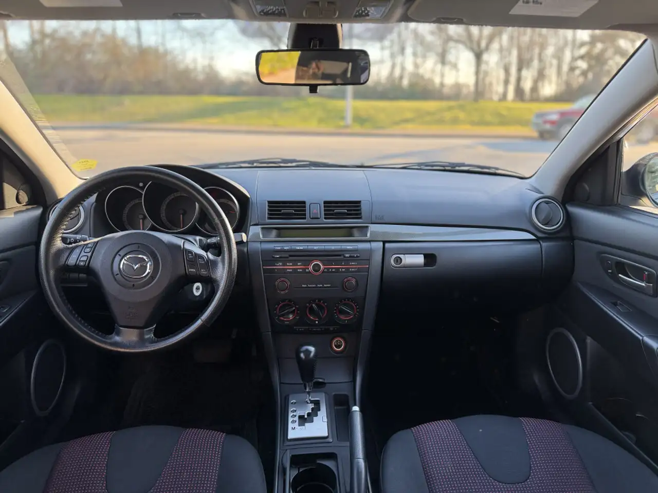 Mazda 3 снимка Mazda 3