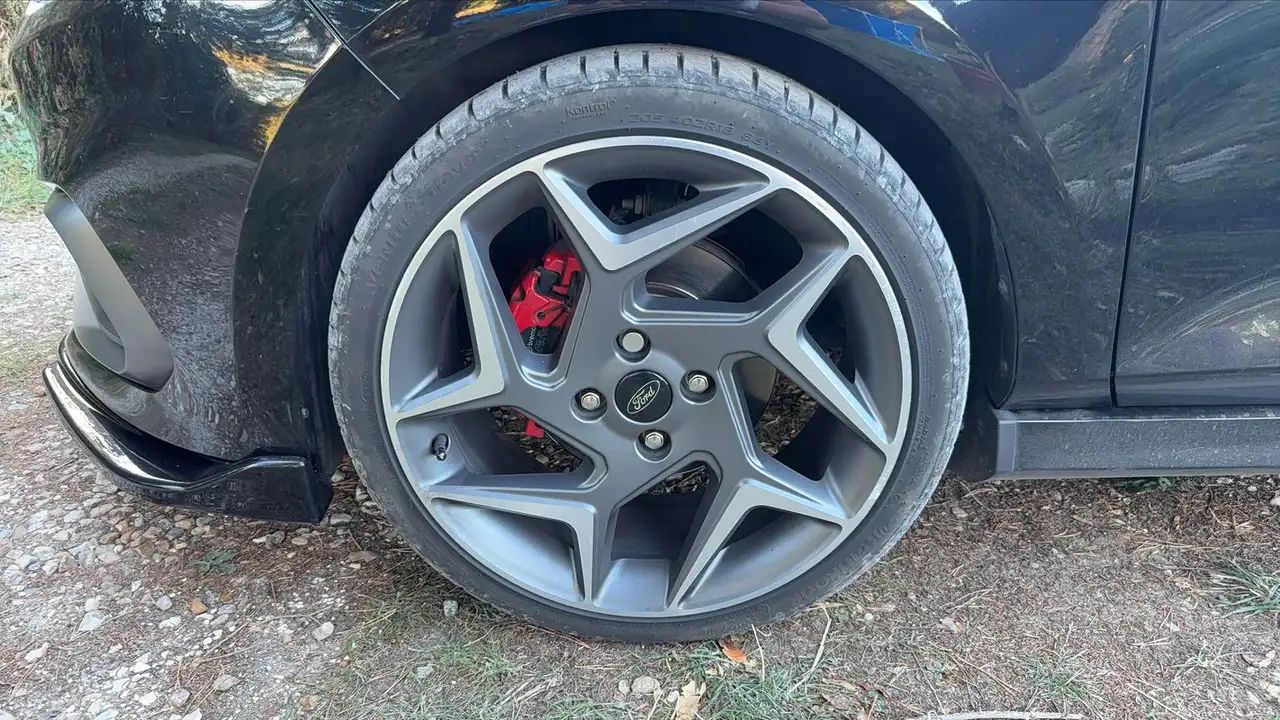 Ford Fiesta ST — photo 18